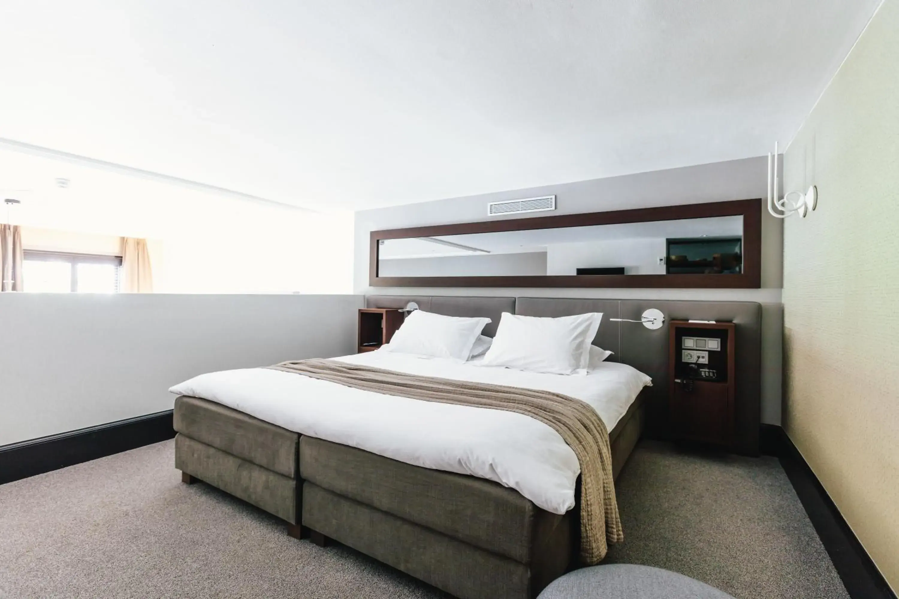 Luxury Suite with Canal View in The Dylan Amsterdam - The Leading Hotels of the World Luxury Suite with Canal View in The Dylan Amsterdam - The Leading Hotels of the World