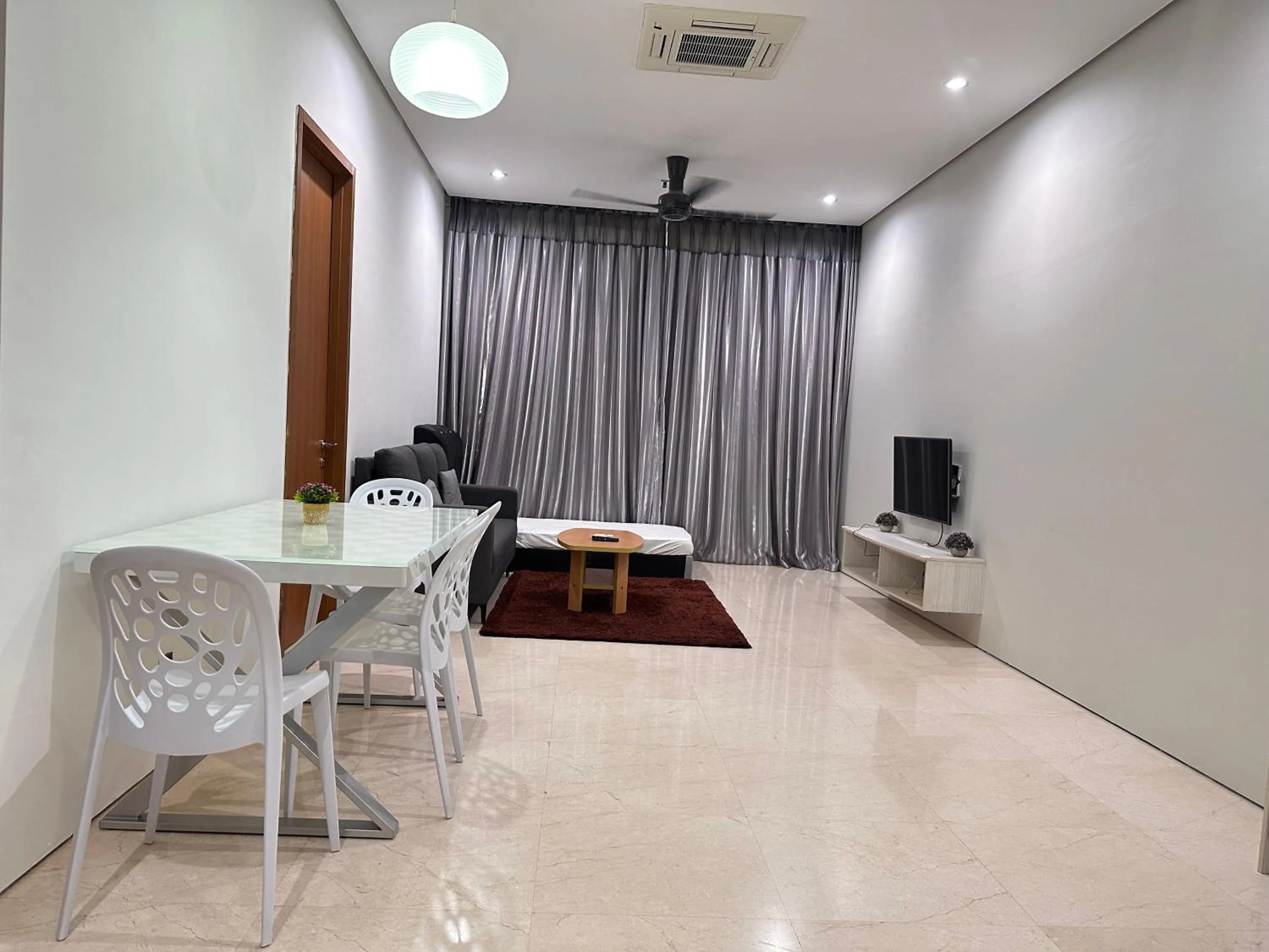 TV and multimedia in Soho Suites KLCC By Grand Suites KL