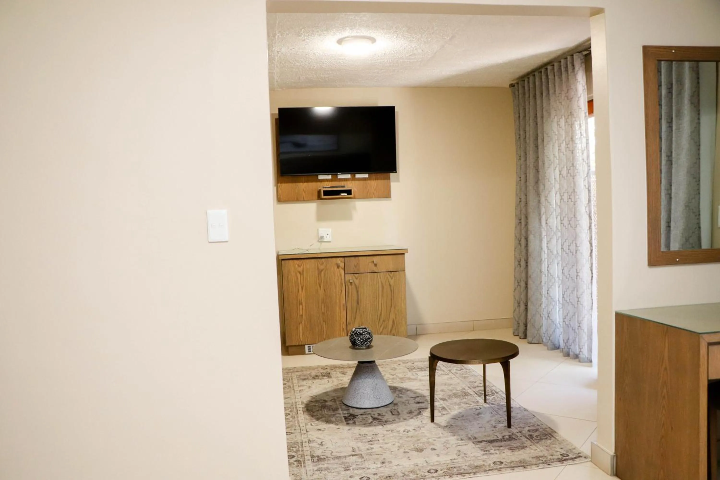 TV and multimedia in Windhoek Gardens Boutique Hotel