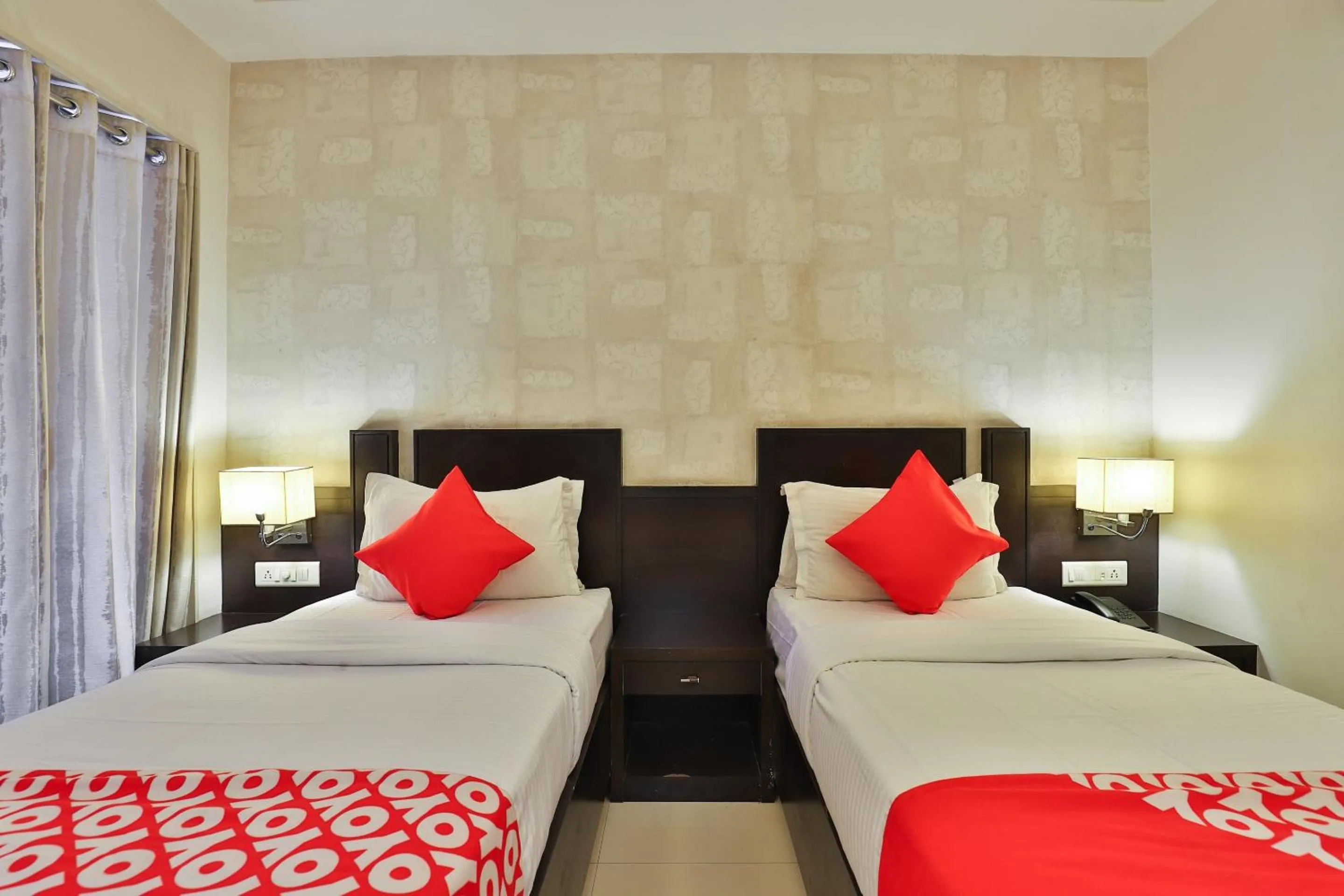 Bedroom, Bed in Hotel Magnum Inn