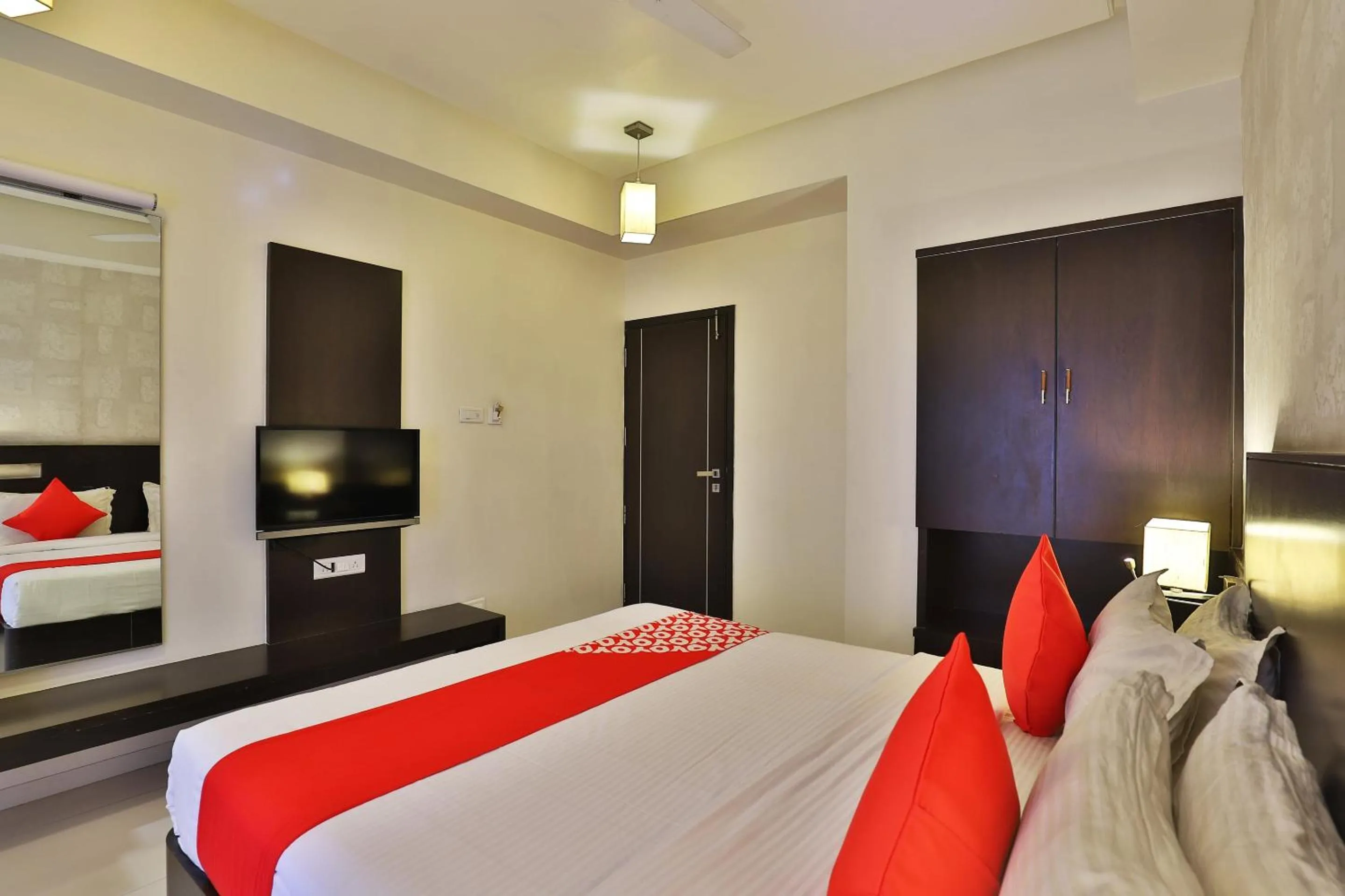 TV and multimedia, Bed in Hotel Magnum Inn