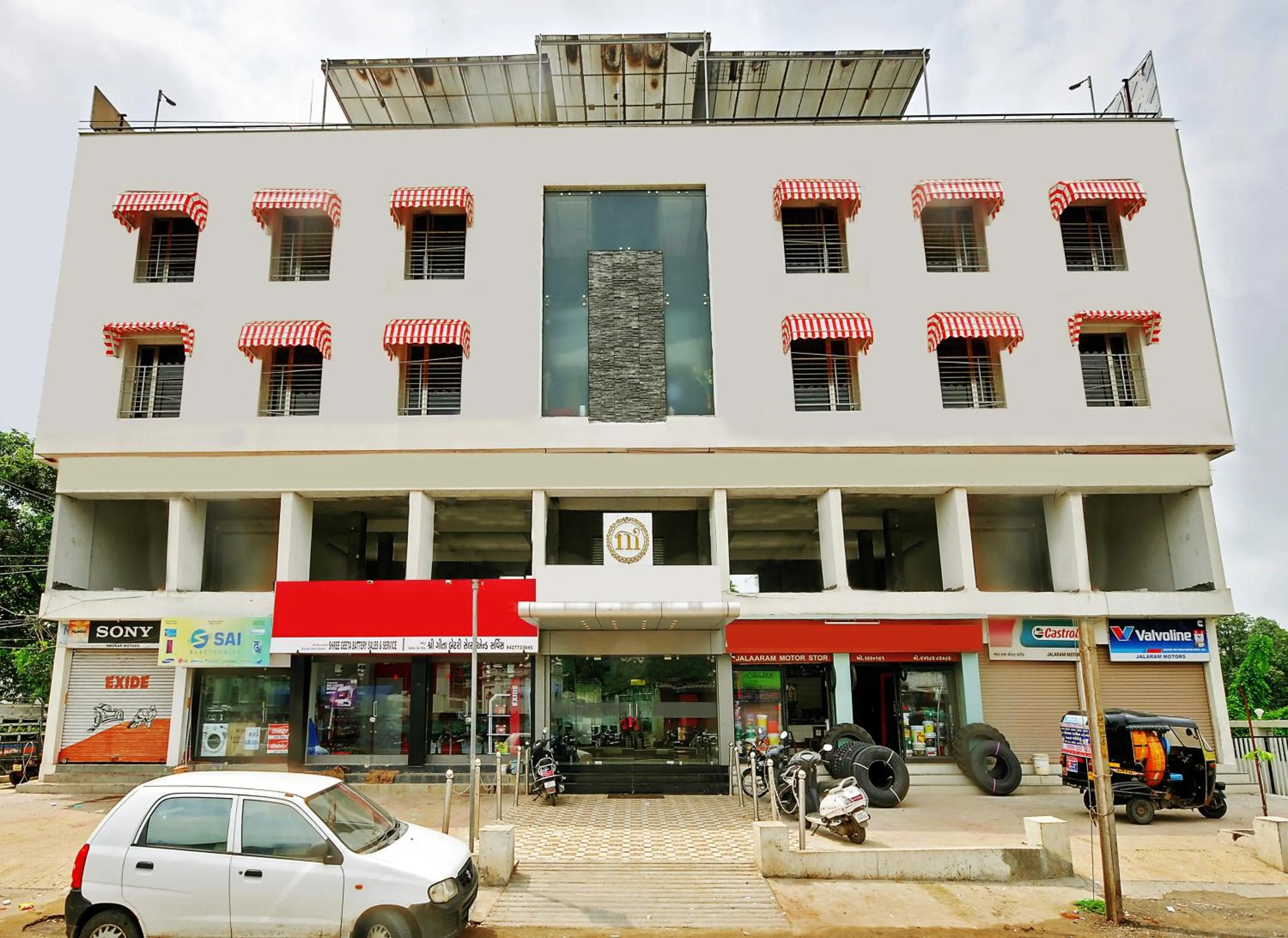Facade/entrance in Hotel Magnum Inn