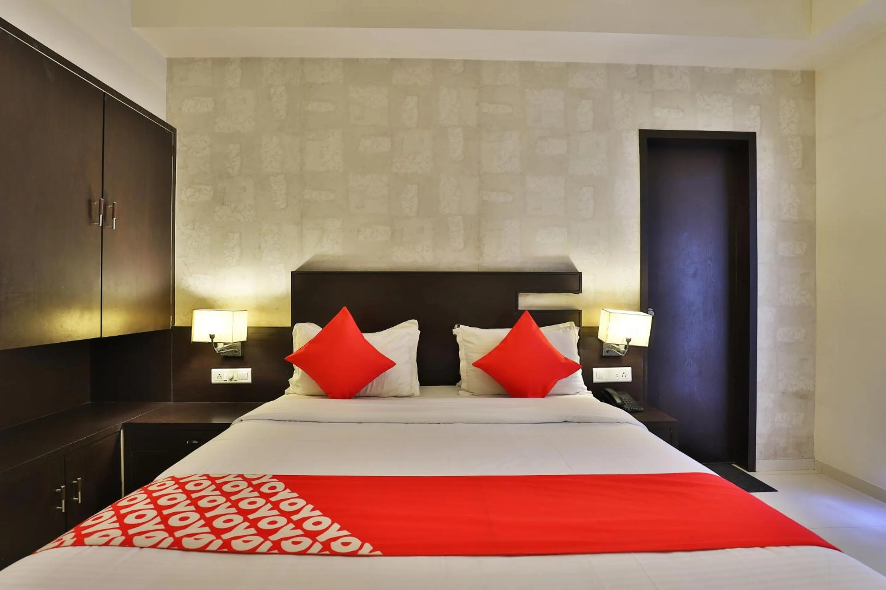 Bedroom, Bed in Hotel Magnum Inn