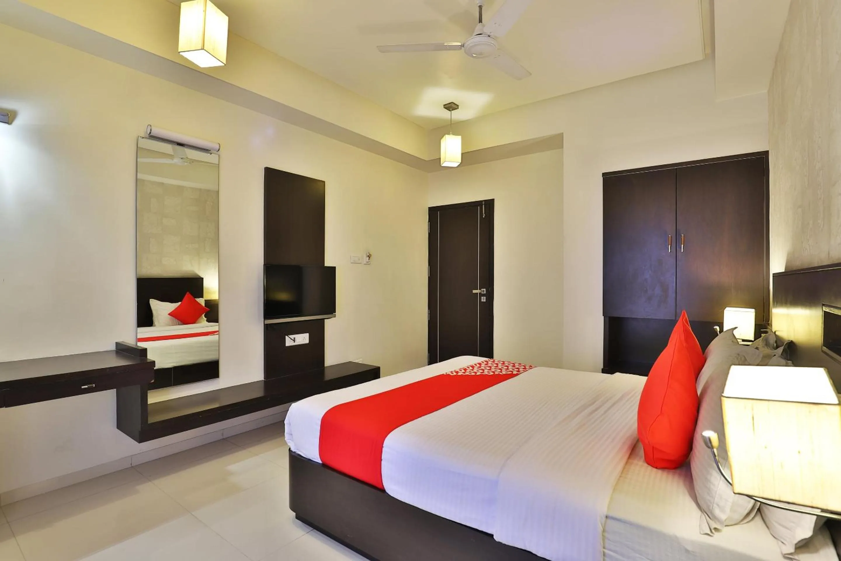 Bedroom, Bed in Hotel Magnum Inn