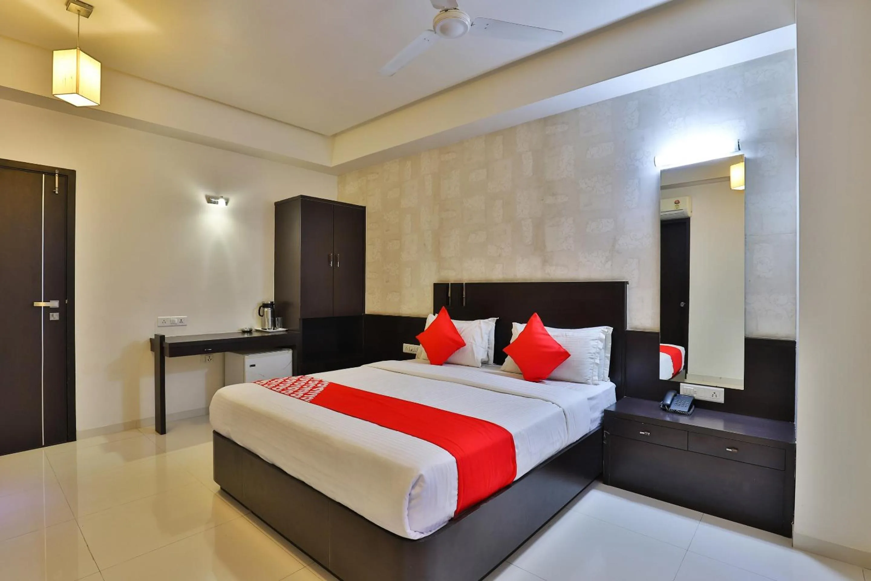 Bedroom, Bed in Hotel Magnum Inn