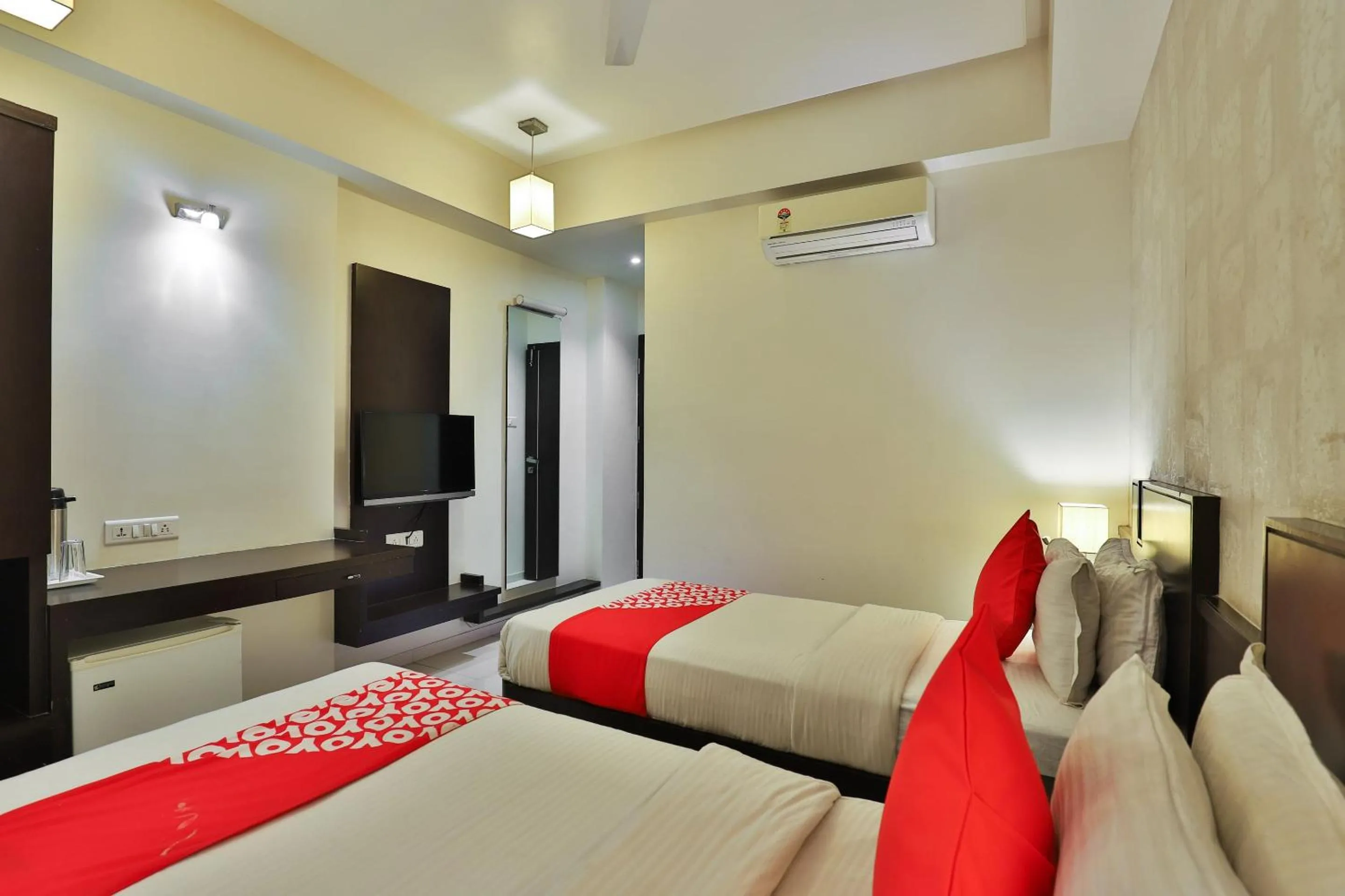 TV and multimedia, Bed in Hotel Magnum Inn