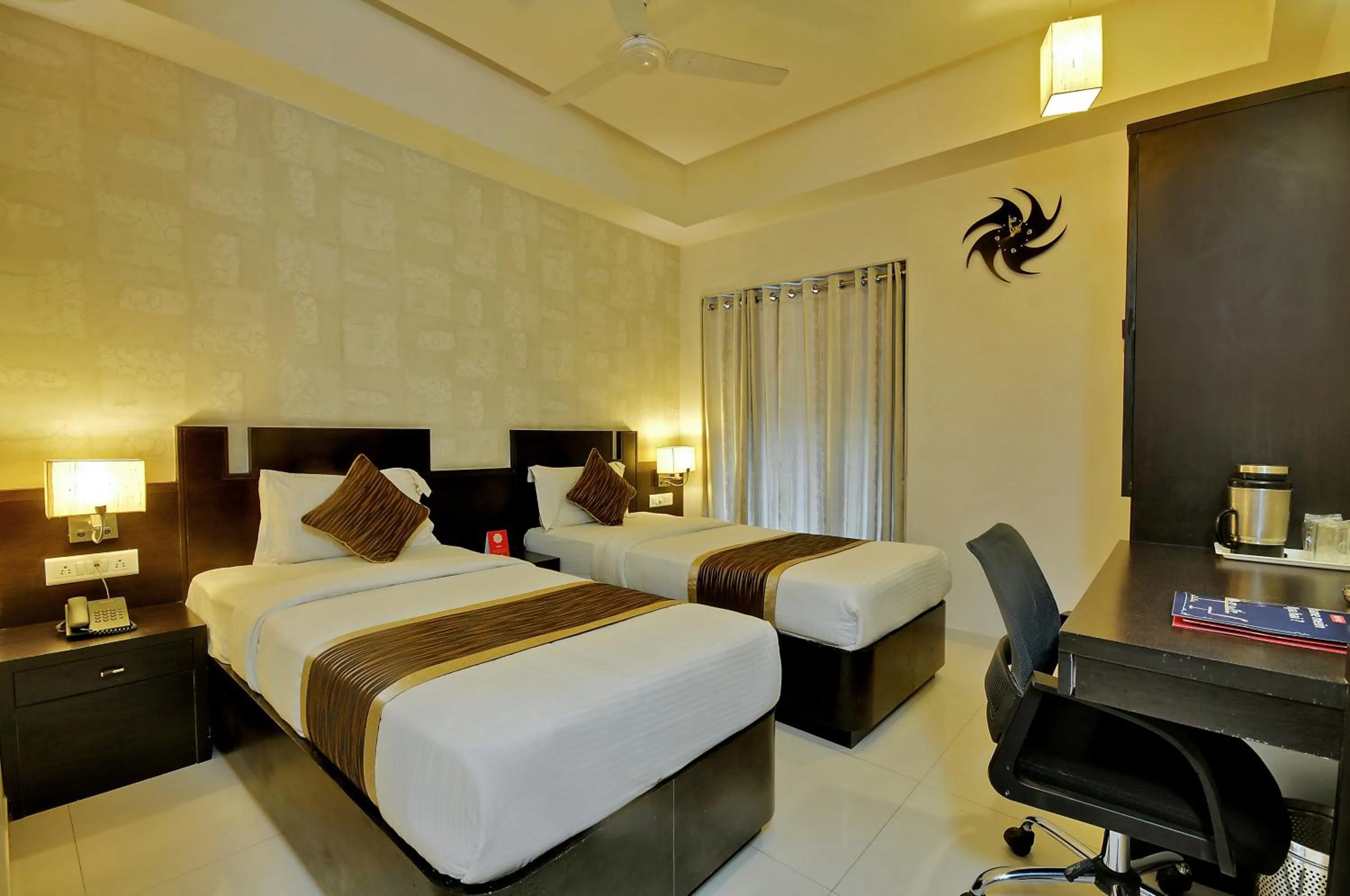 Bedroom, Bed in Hotel Magnum Inn