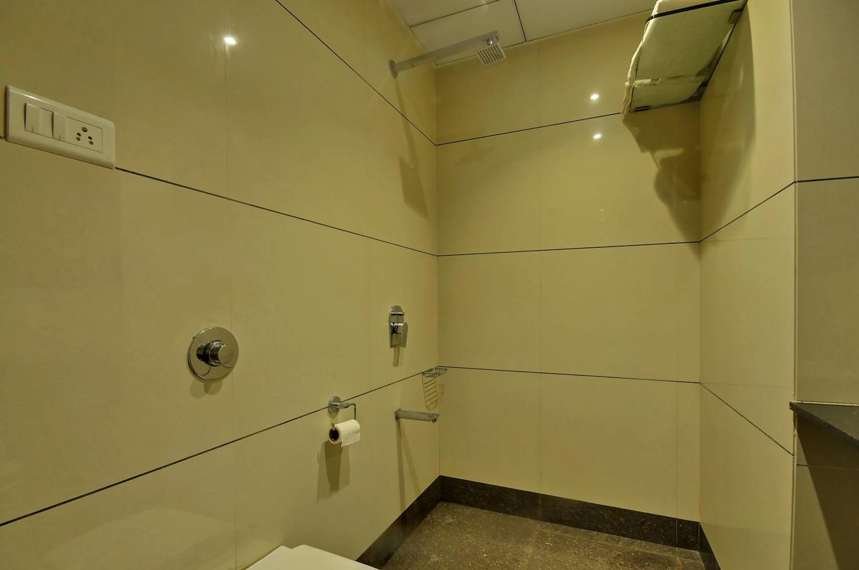 Shower in Hotel Magnum Inn