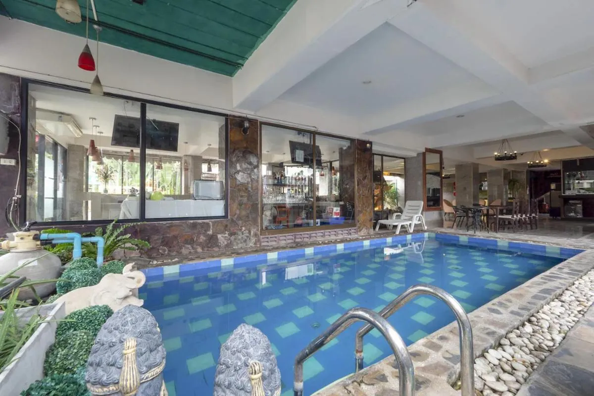 Swimming pool in 21 hotel