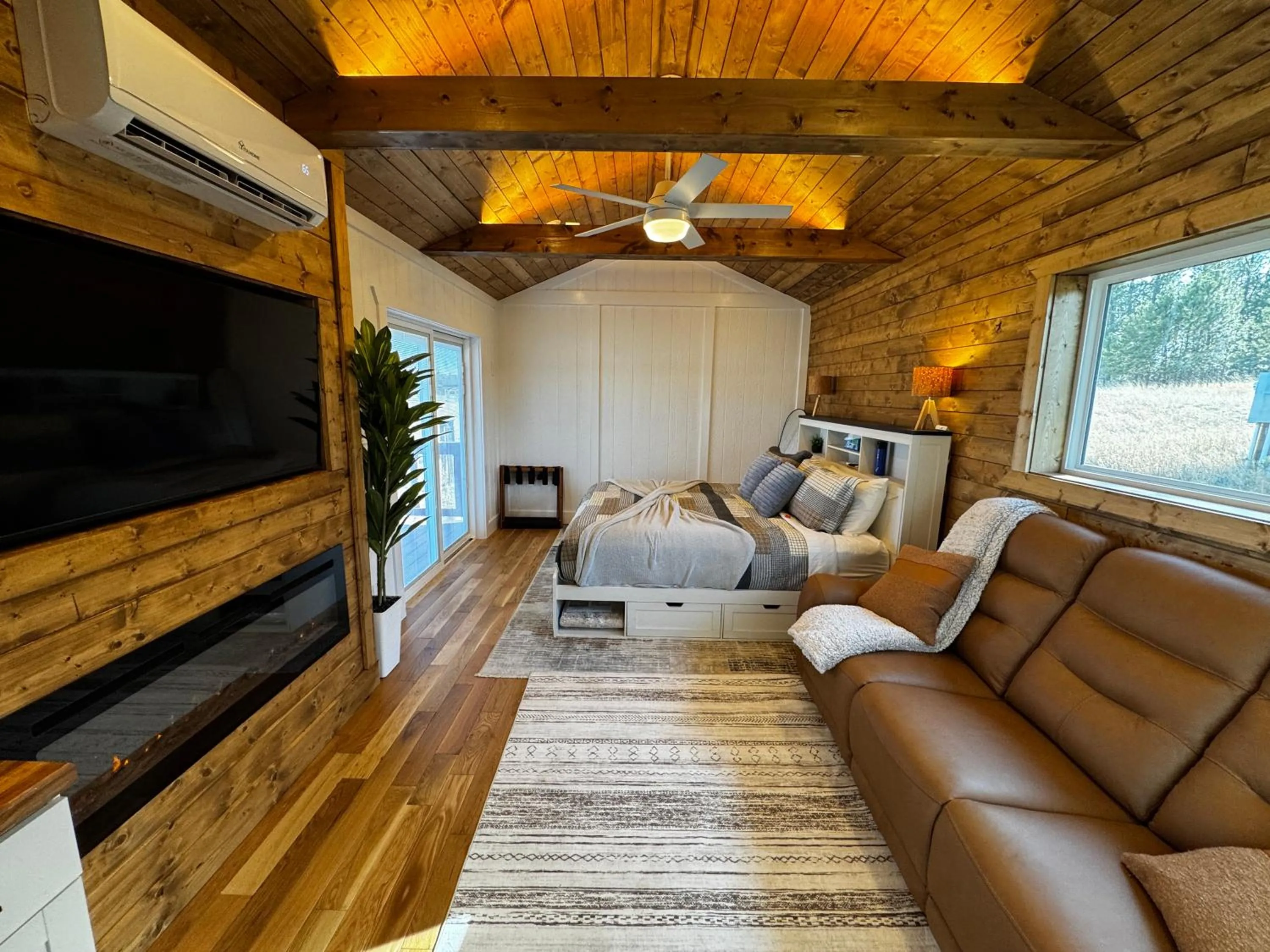 Studio with Balcony in Eagle’s Landing Lodge