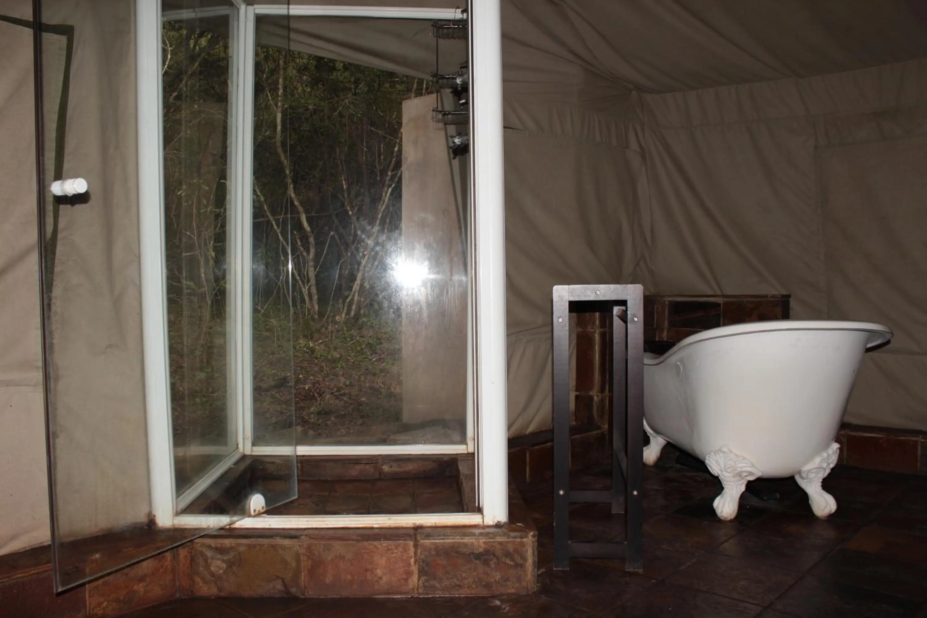 Bathroom in Inkwenkwezi Private Game Reserve