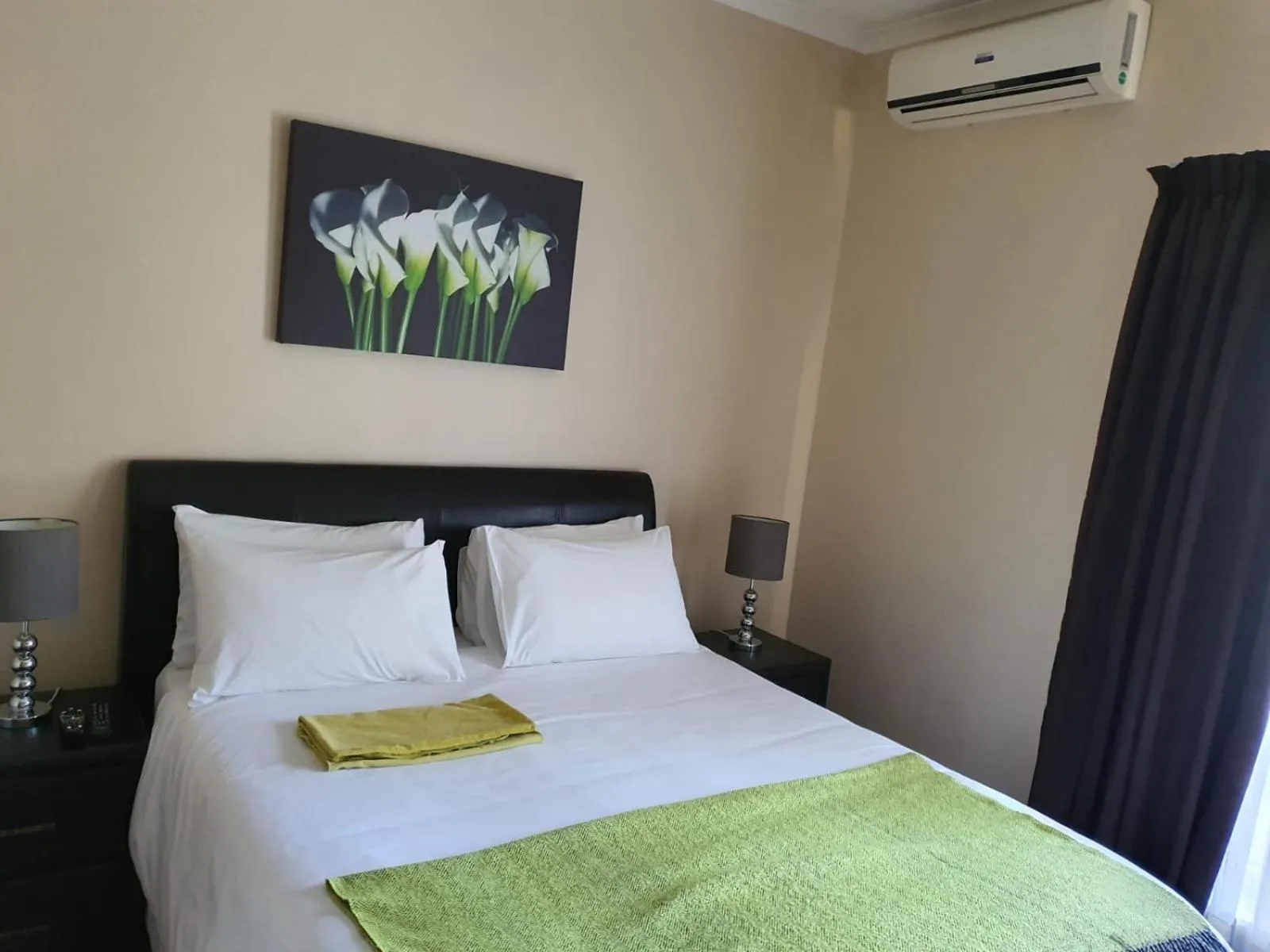 Bedroom, Bed in Ringwood Villa