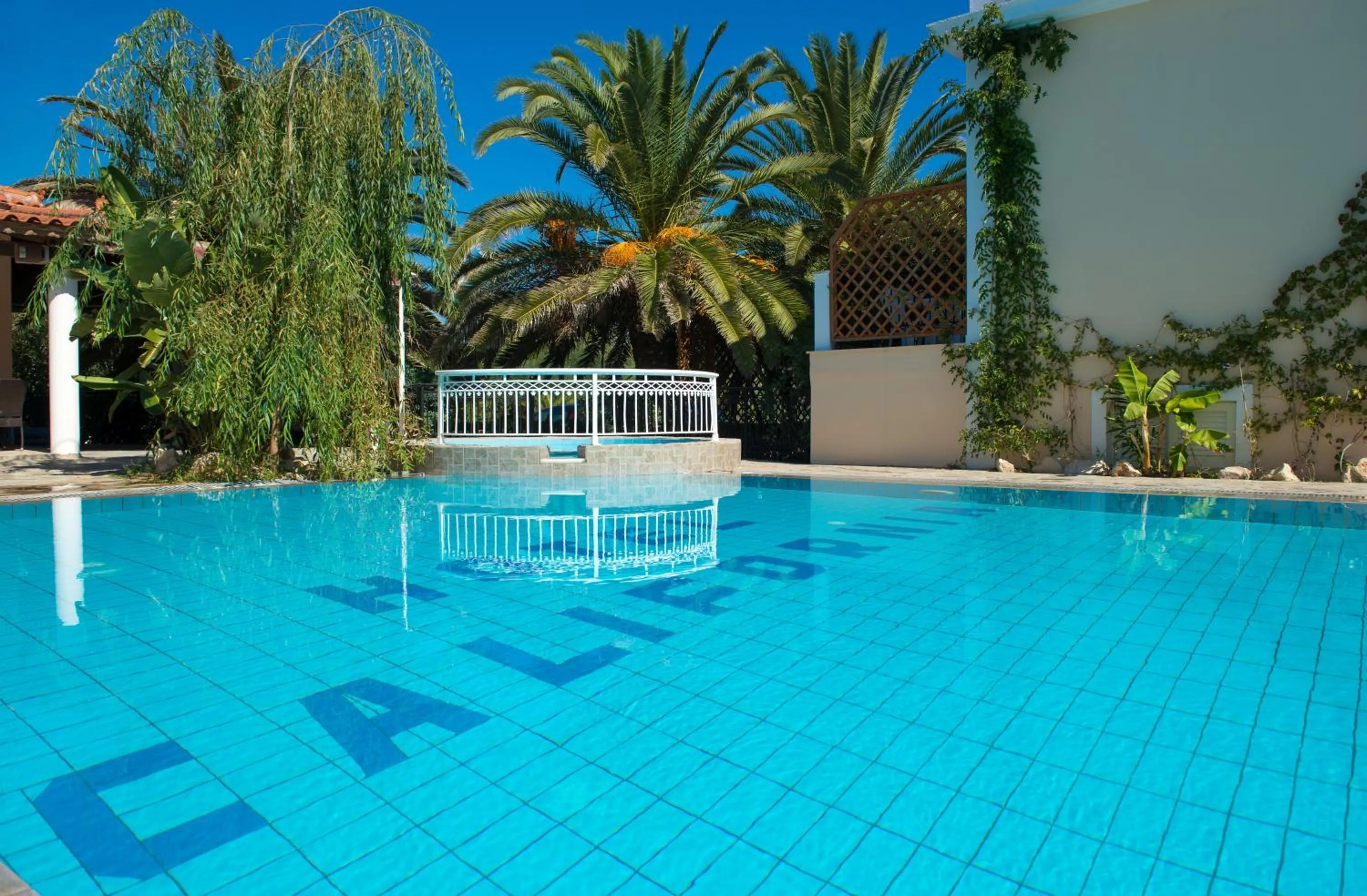 Swimming pool in California Beach Hotel - Adults Only