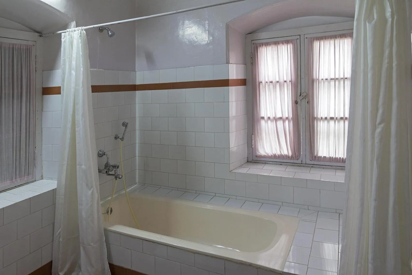 Shower in The Green Hotel