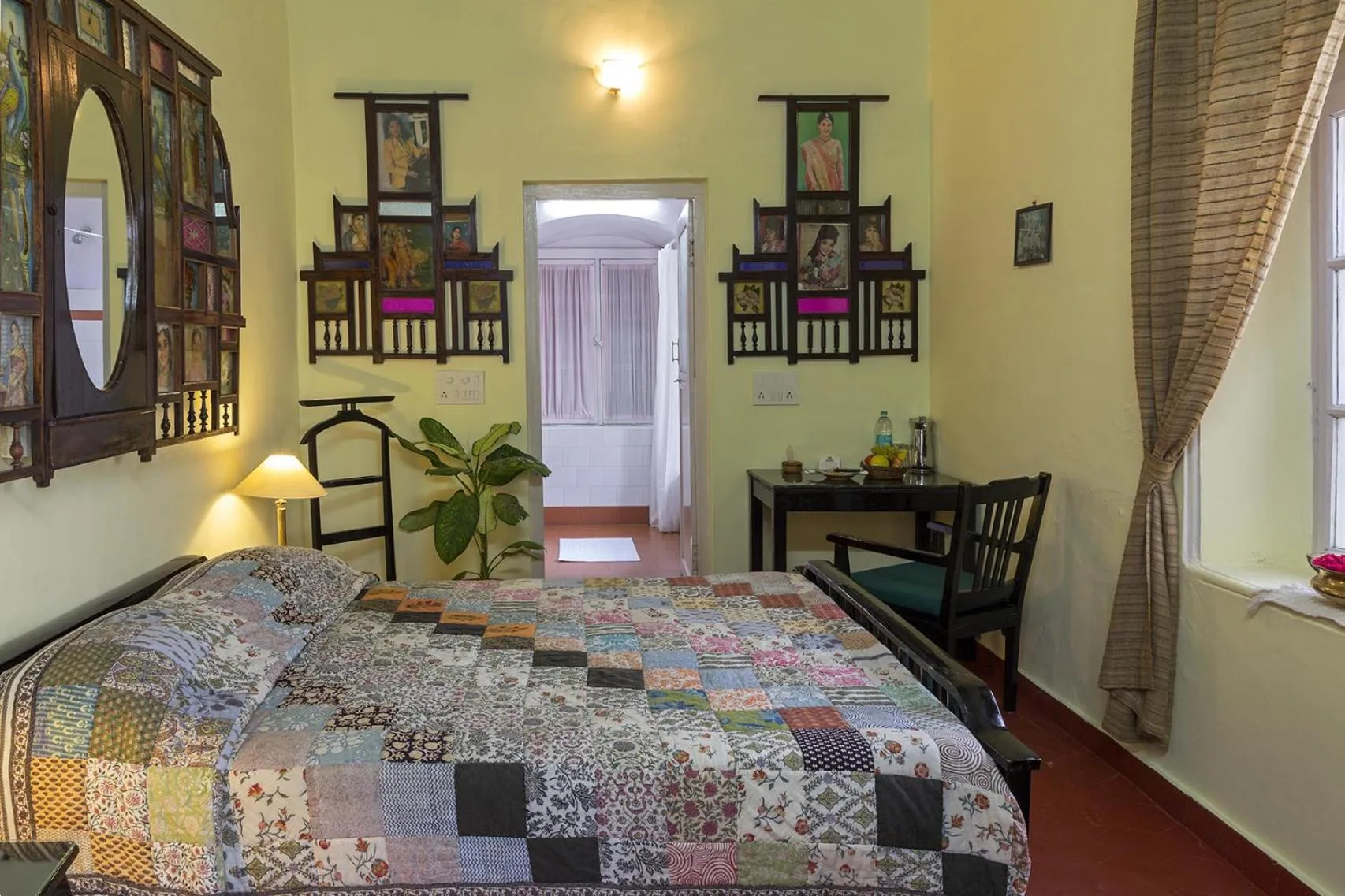 Photo of the whole room, Bed in The Green Hotel