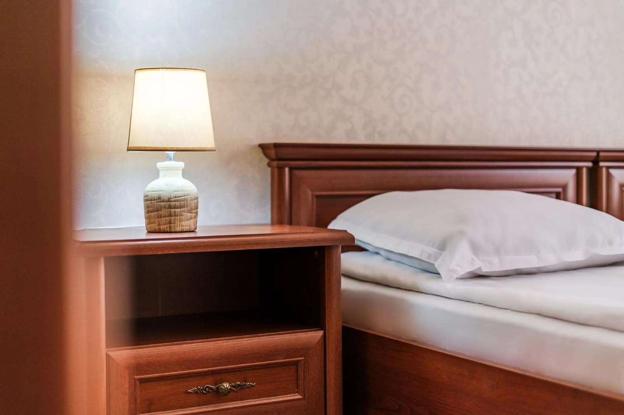 Bedroom, Bed in ApartComplex Splendid