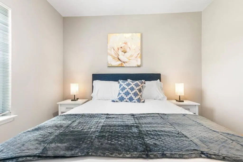 Bed in Luxe 1BR/1BA: Dive, Rest, Explore. Book Now!