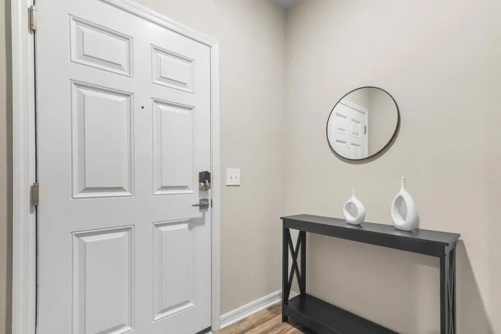 Luxe 1BR/1BA: Dive, Rest, Explore. Book Now!