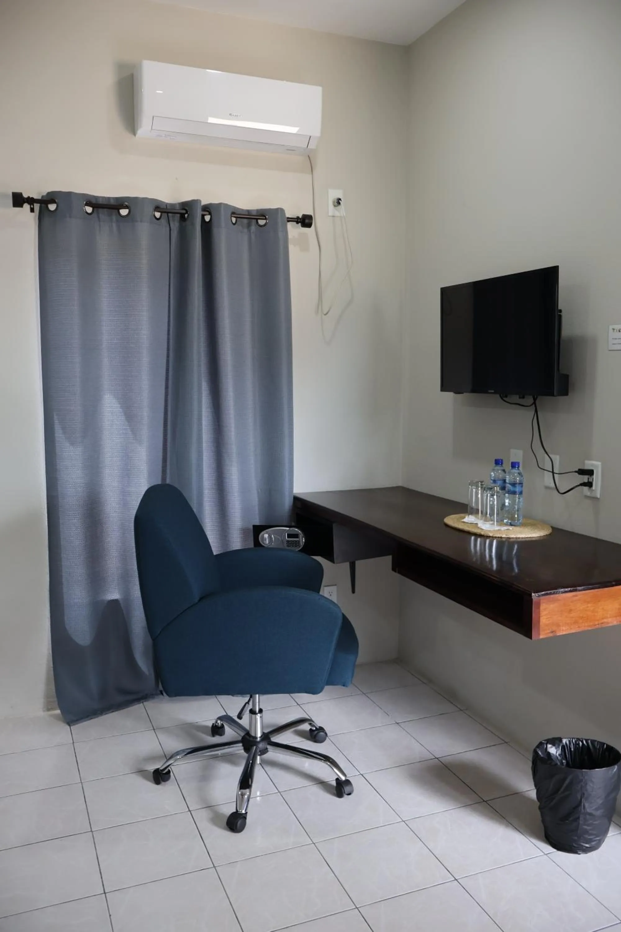 TV and multimedia in The Toucan Inn