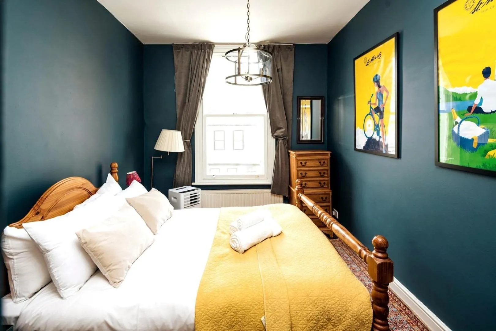 Elegant and Peaceful 2BD apt - Barons Court/London
