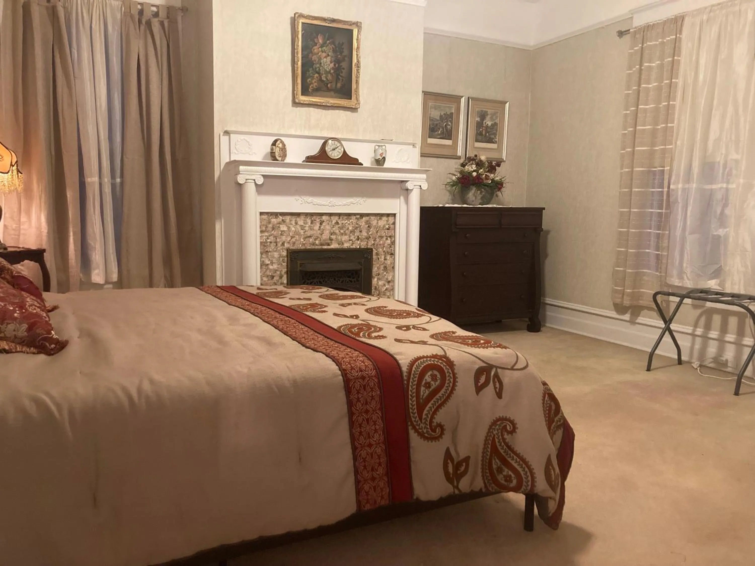 Bed in Enloe House