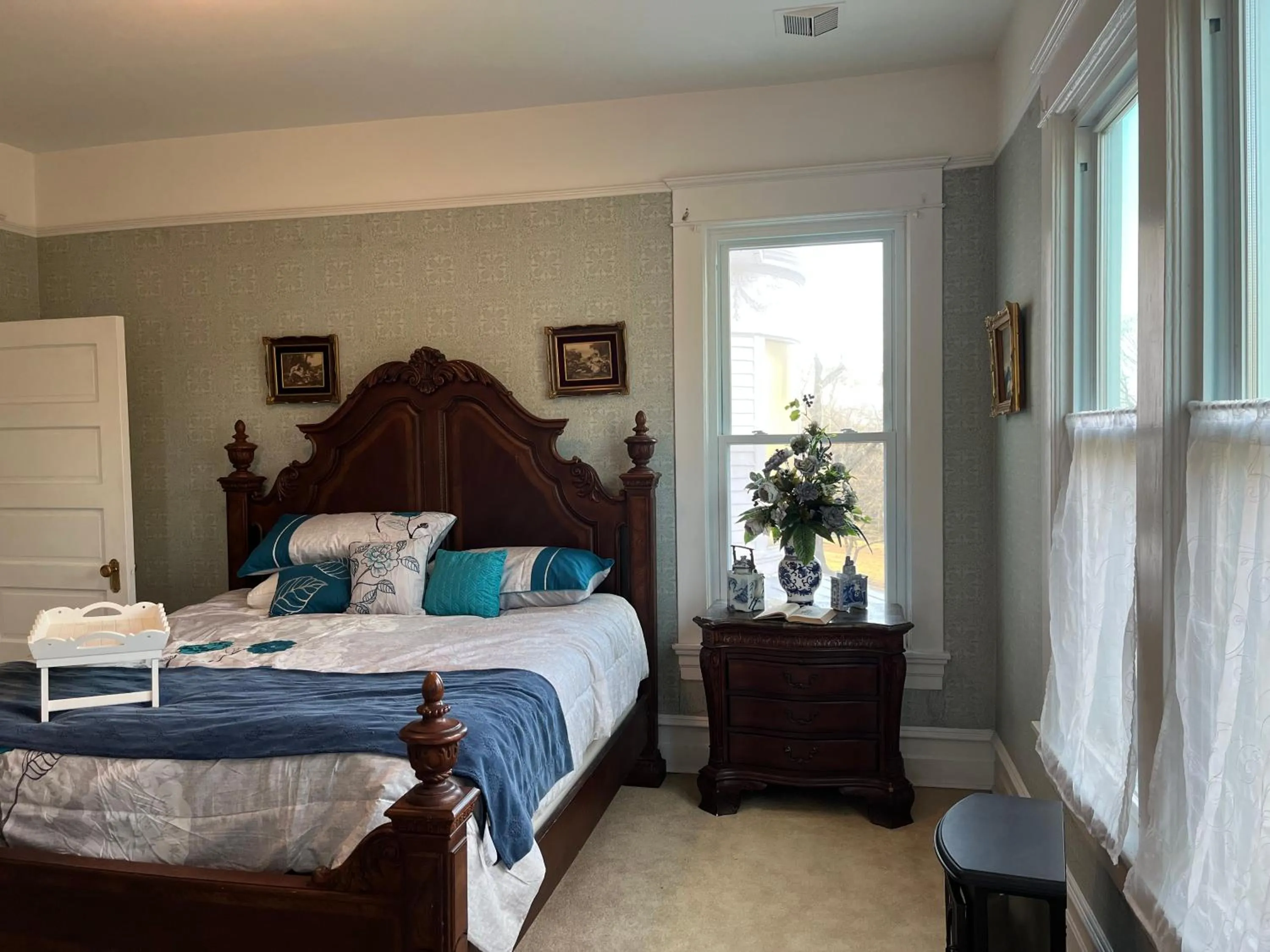 Bed in Enloe House