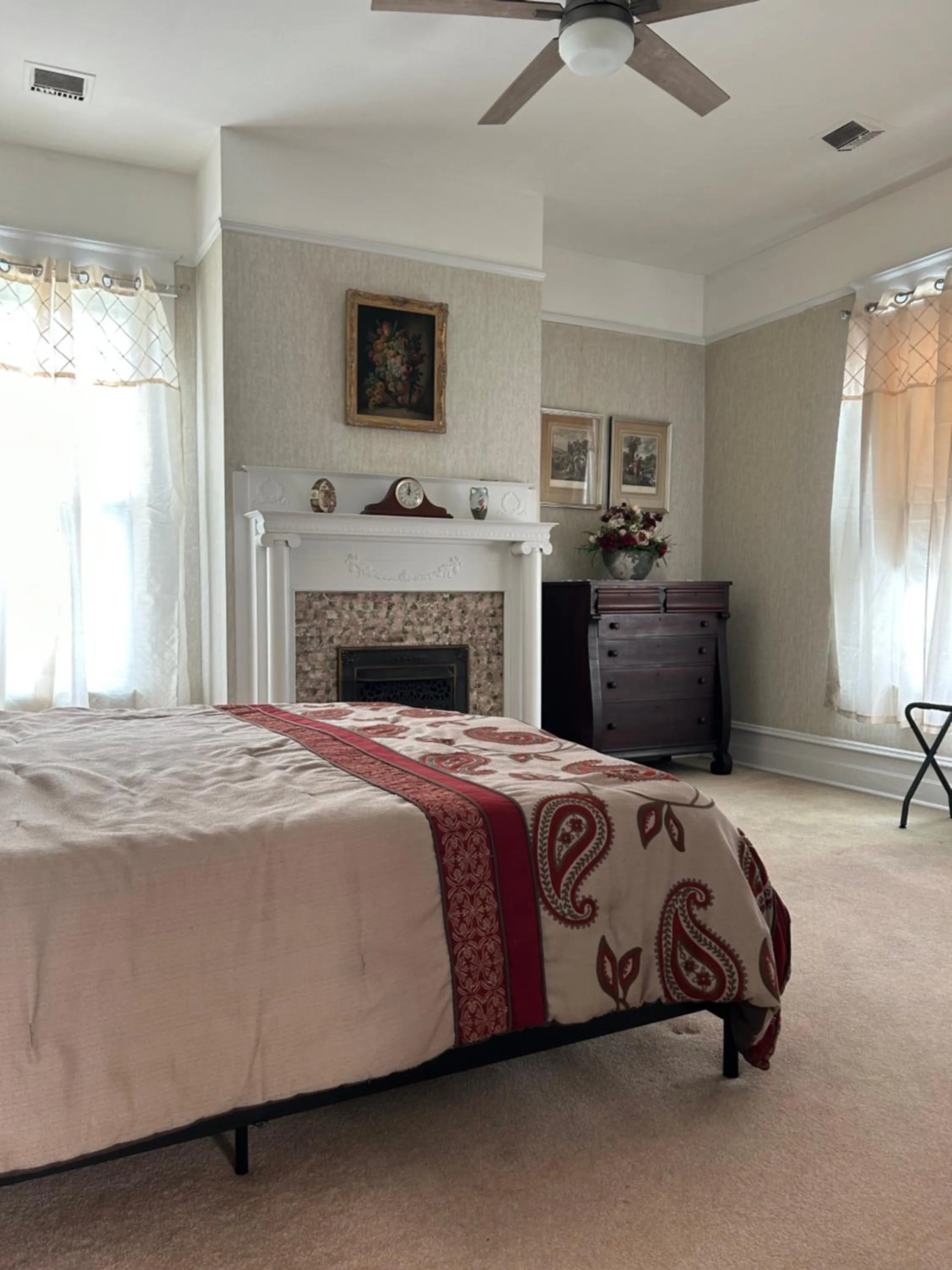 Bed in Enloe House