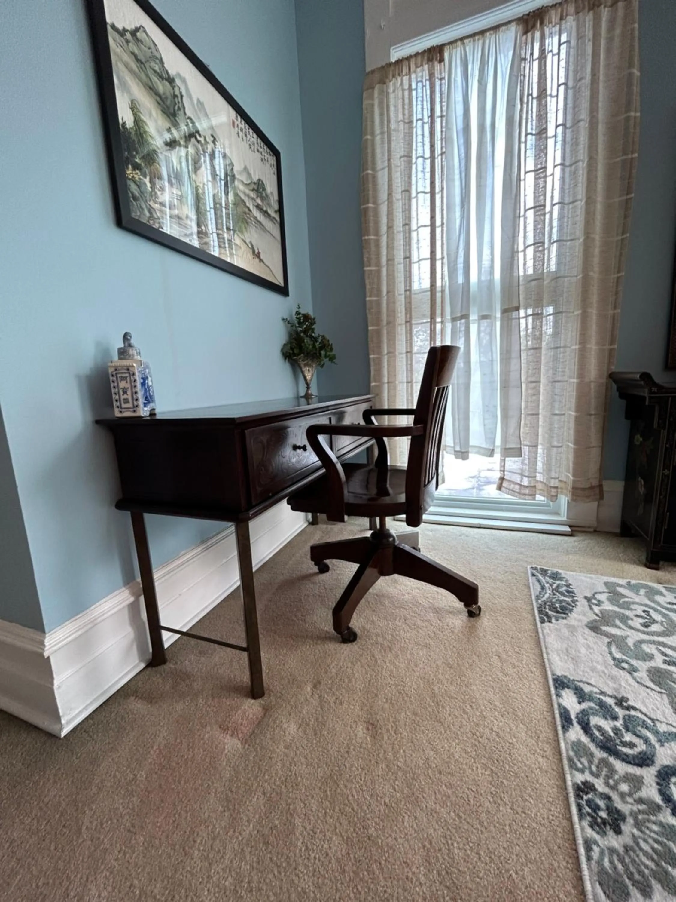 Living room in Enloe House
