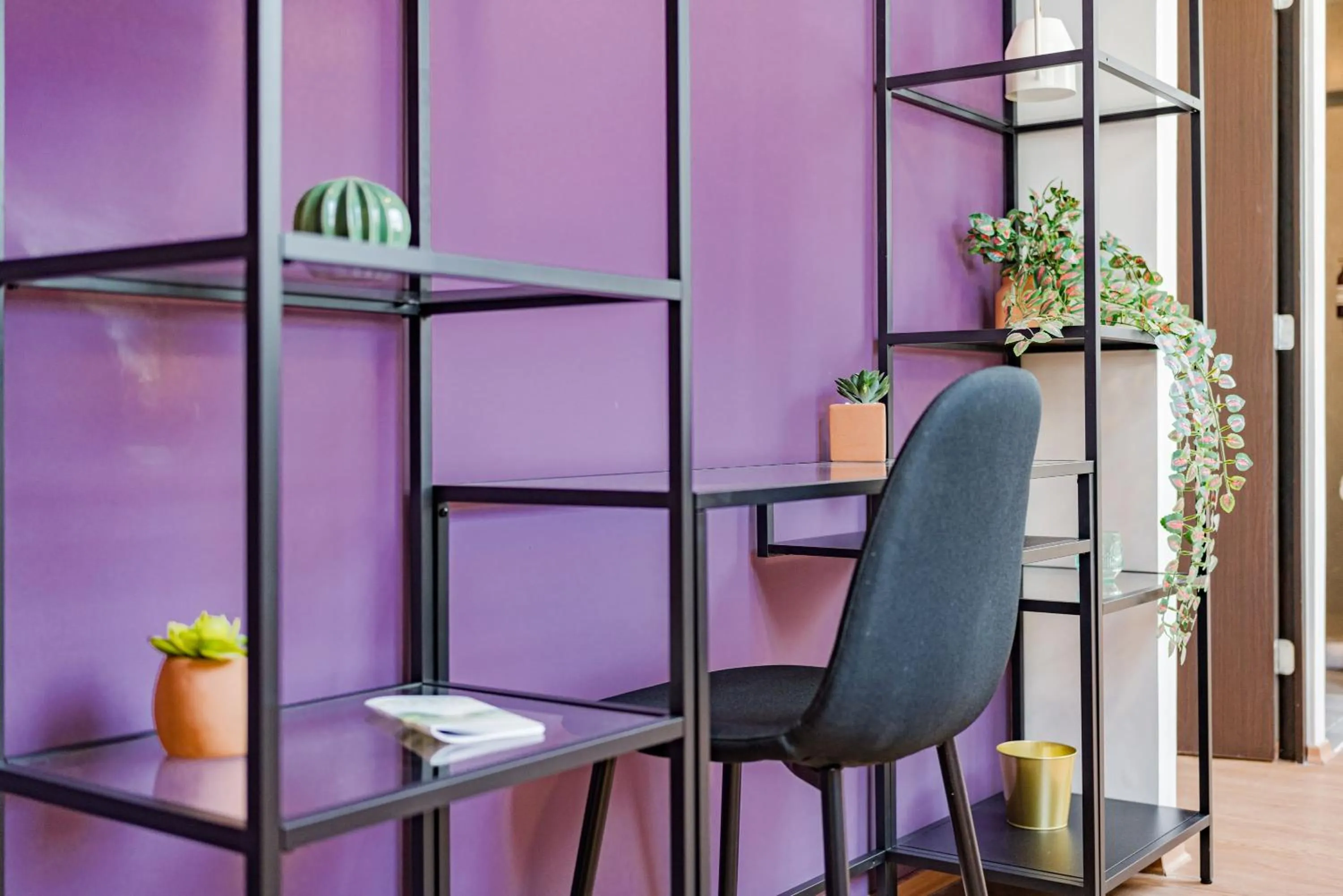 Seating area in Mariano Escobedo Apartments by VH