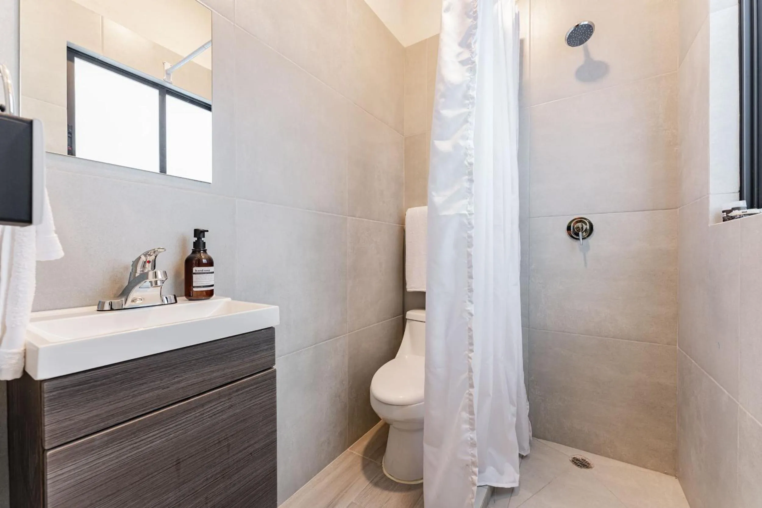 Shower in Mariano Escobedo Apartments by VH