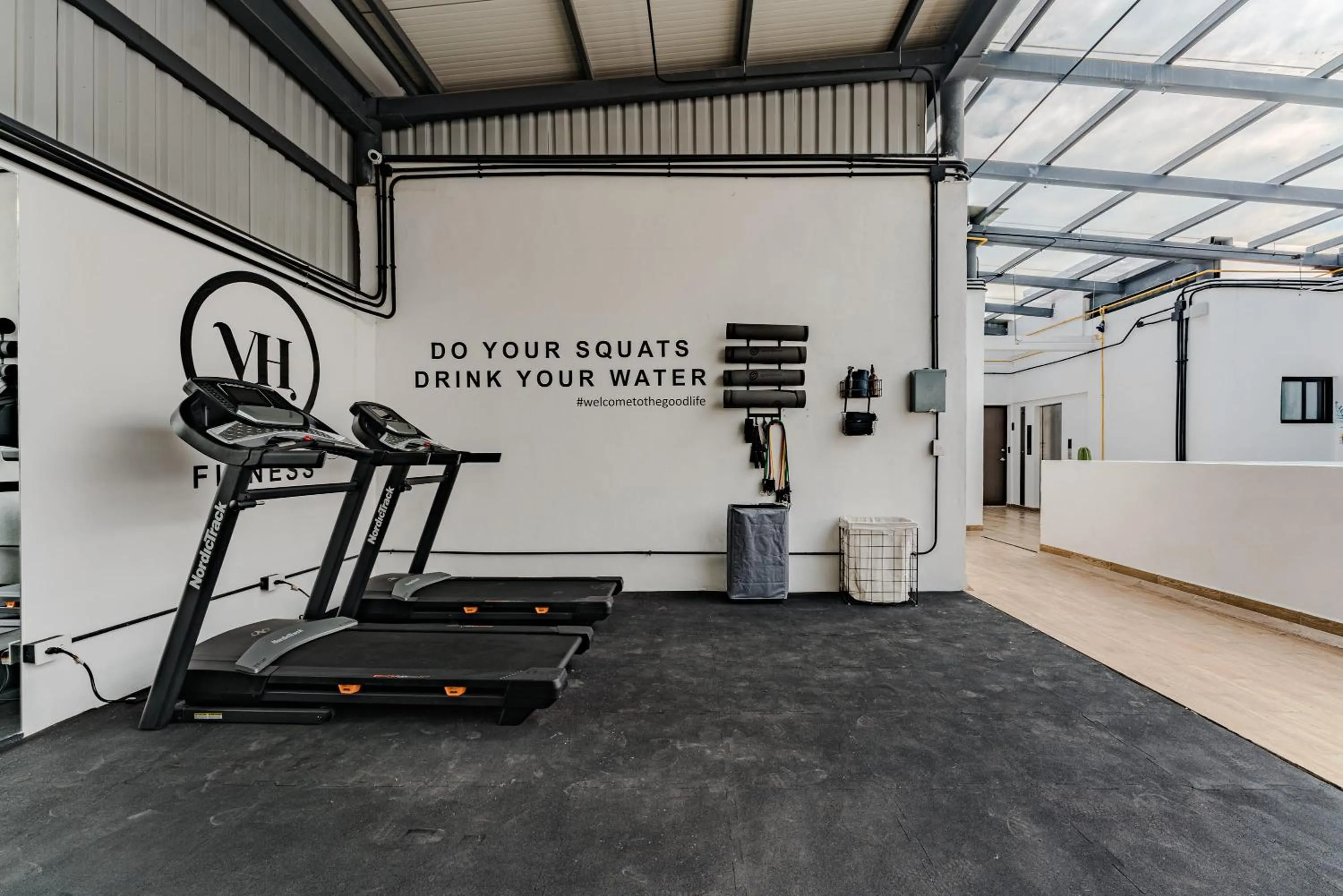 Fitness centre/facilities in Mariano Escobedo Apartments by VH