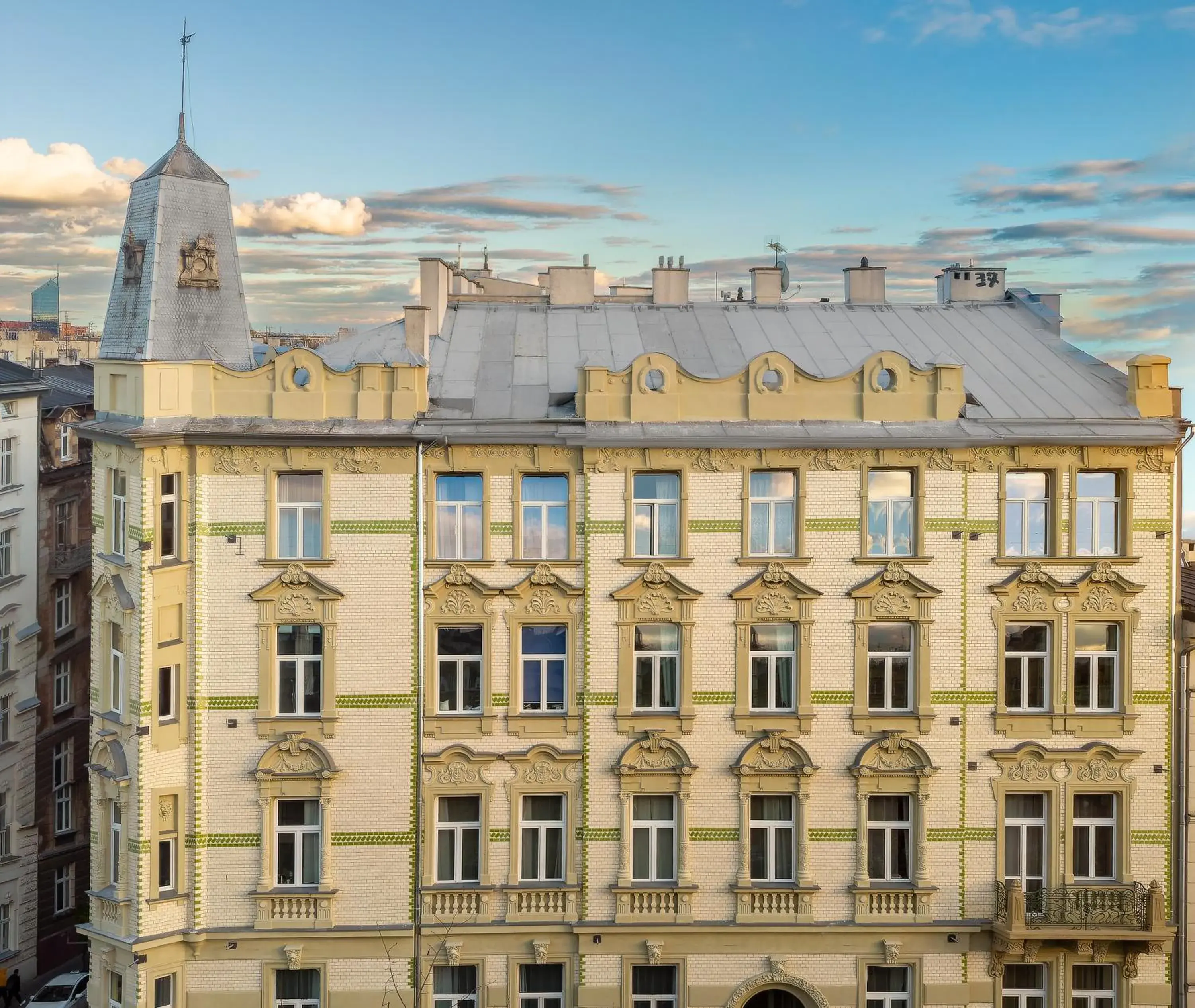 Property building in Happy Tower Property building in Happy Tower