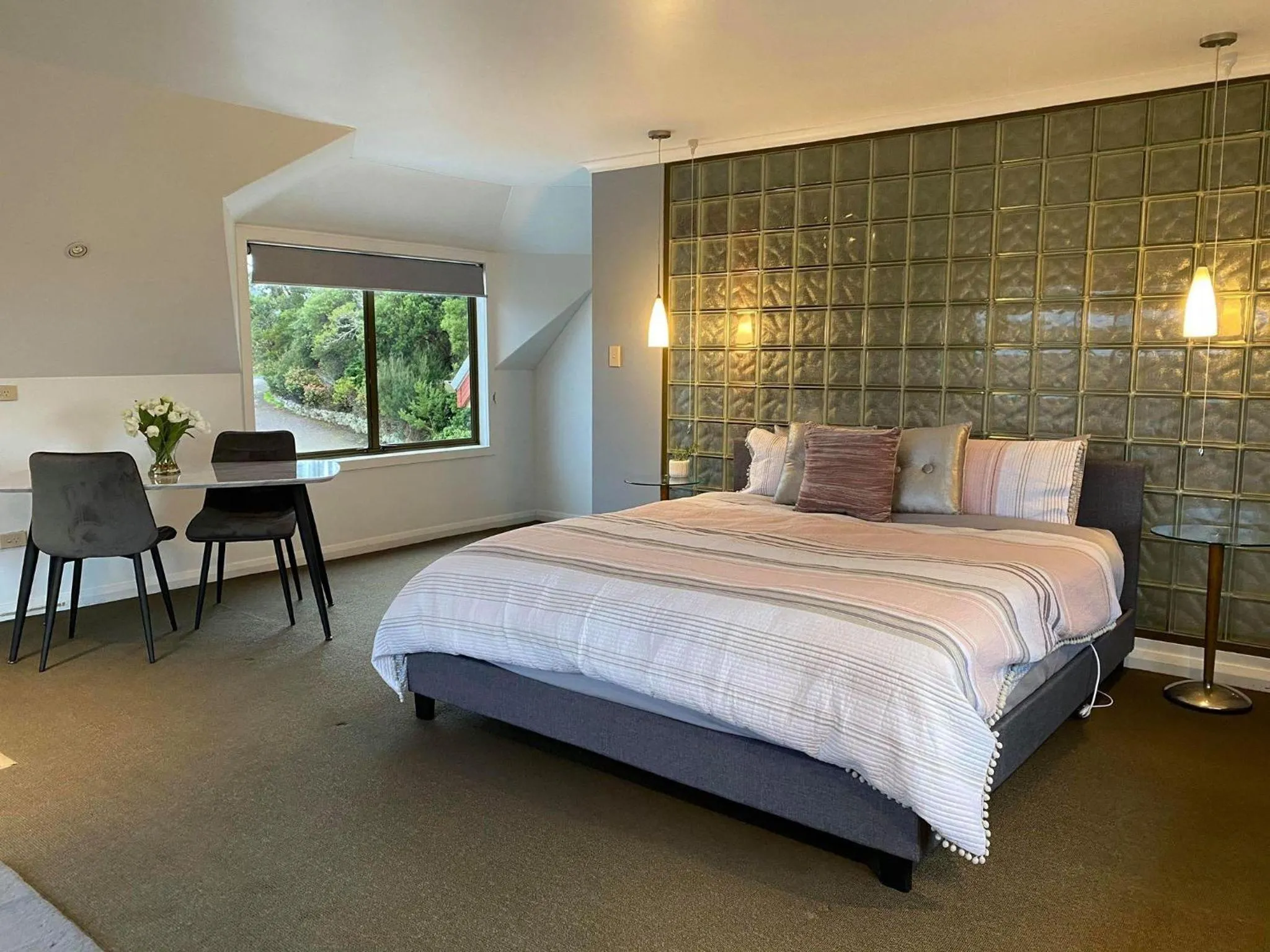 Bed in Gordon Gateway