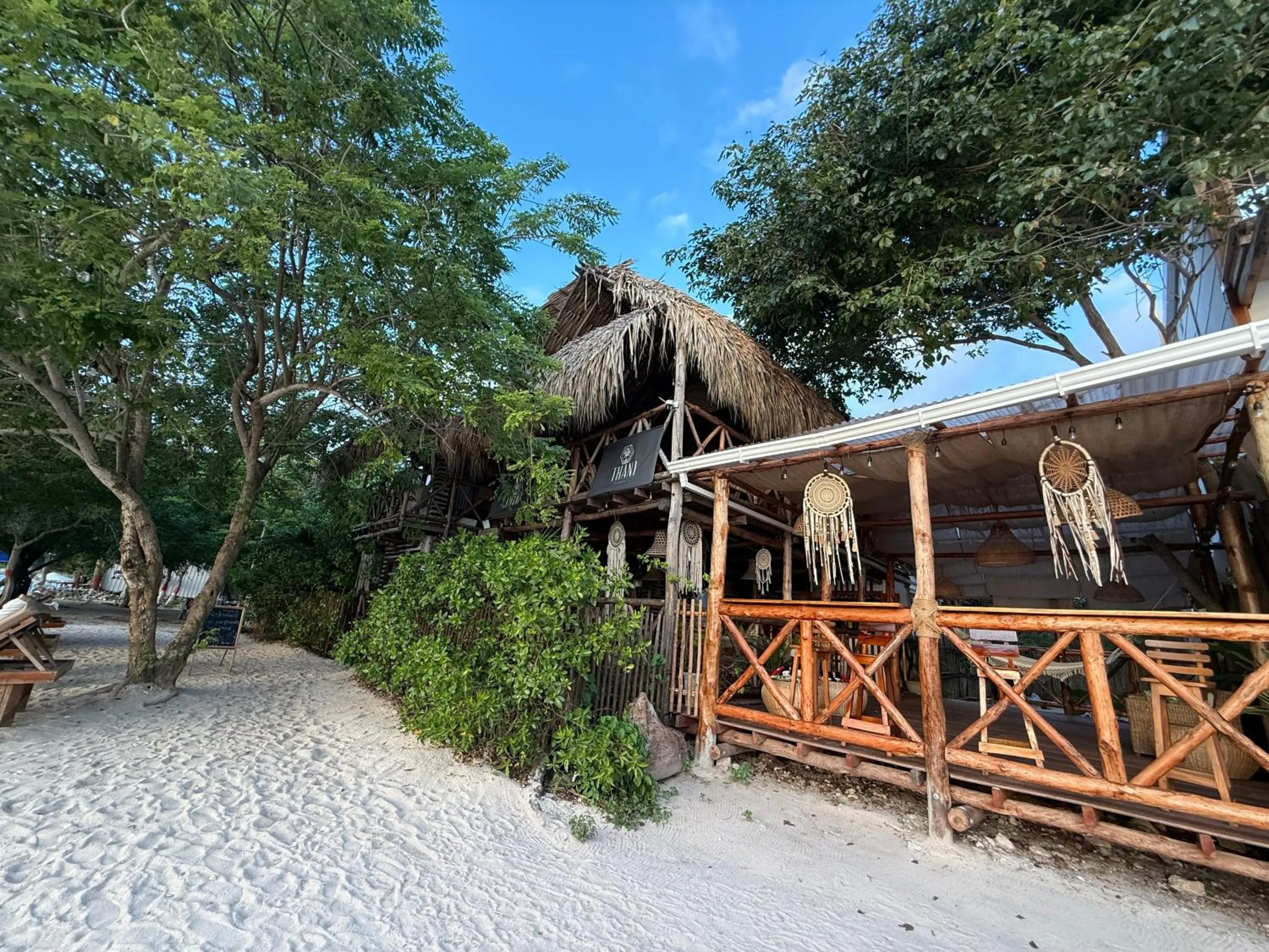 Property building in Thani Ecobeach Barú