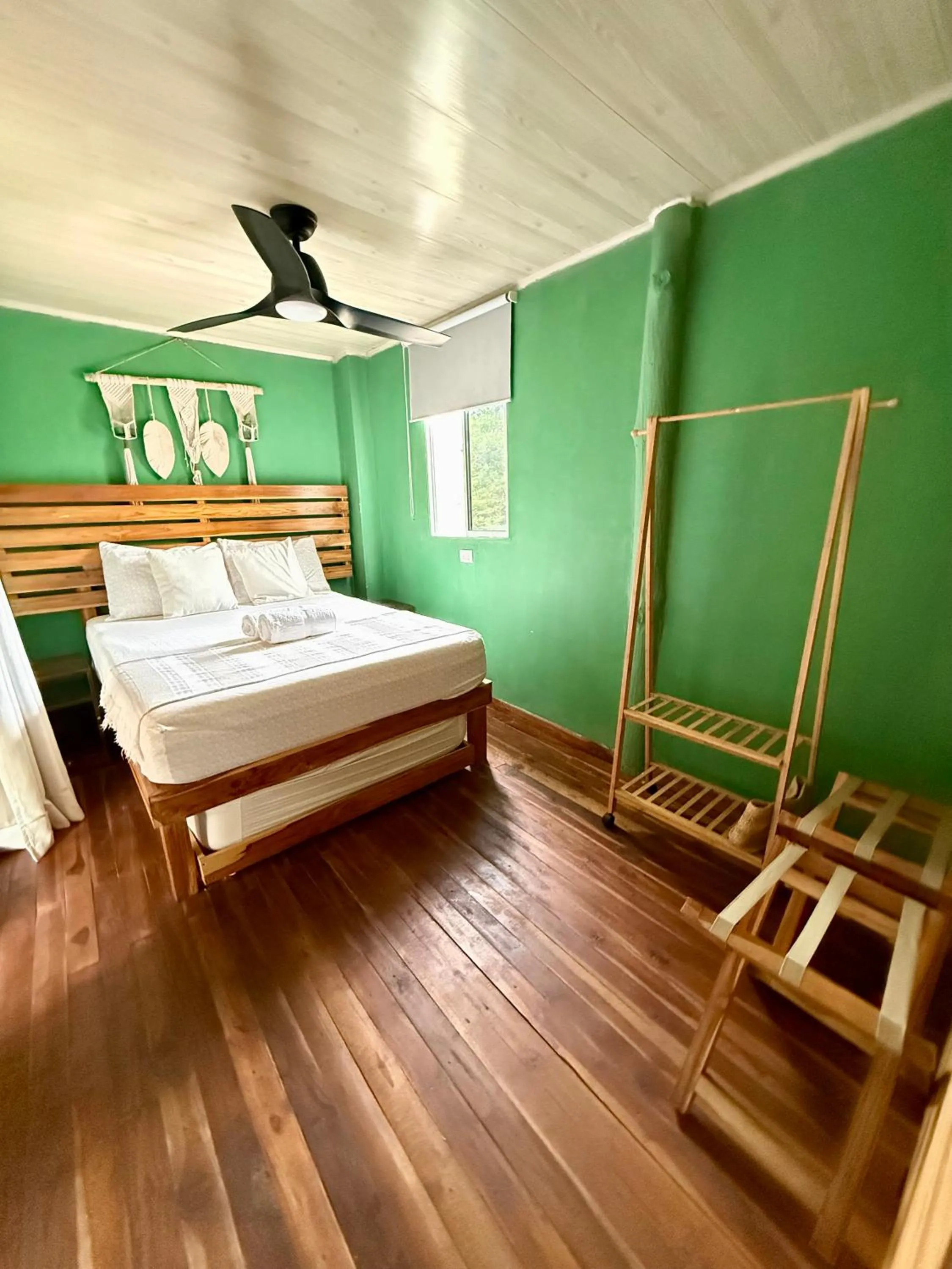 Shower, Bed in Thani Ecobeach Barú