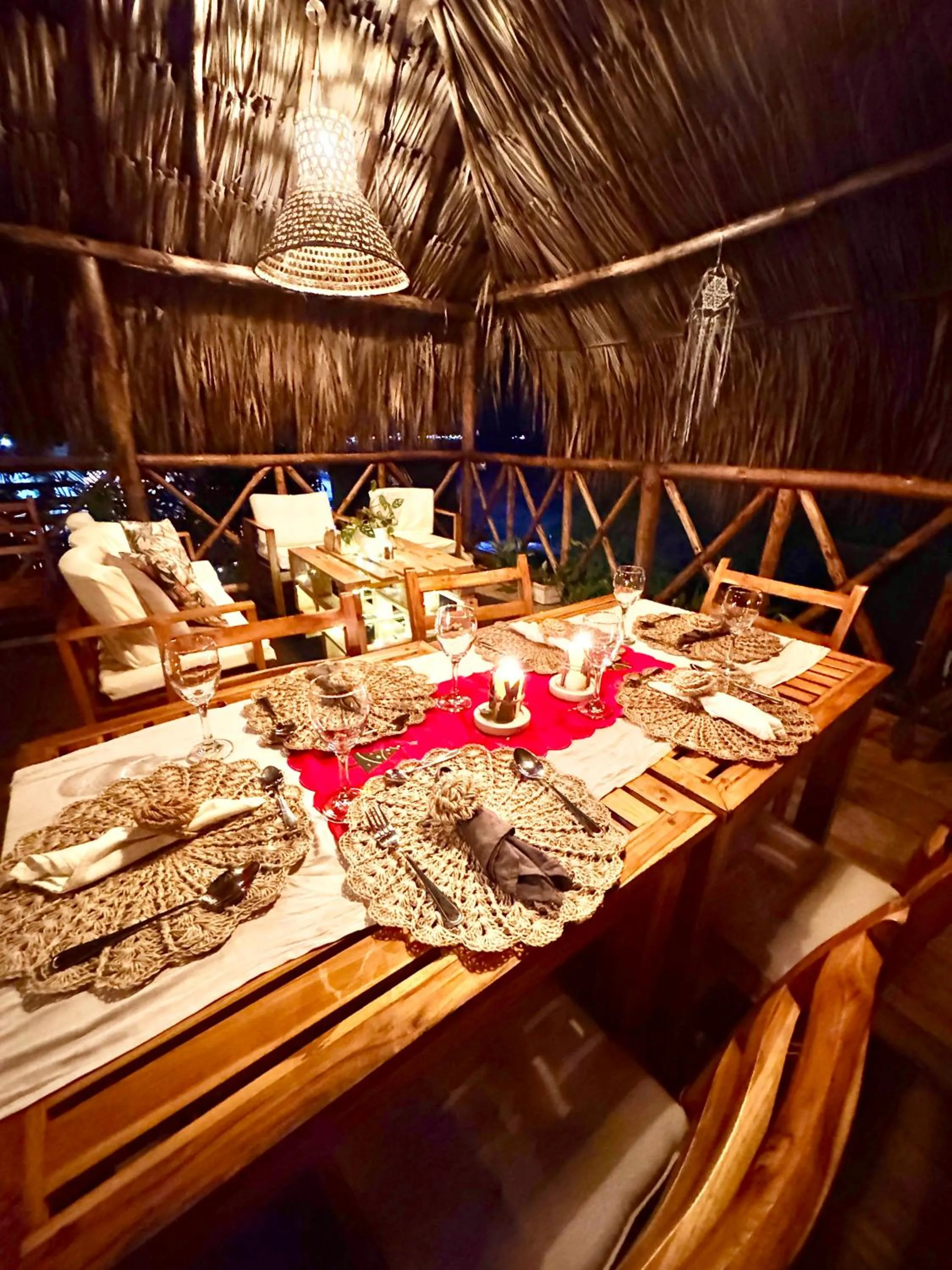 Restaurant/places to eat in Thani Ecobeach Barú