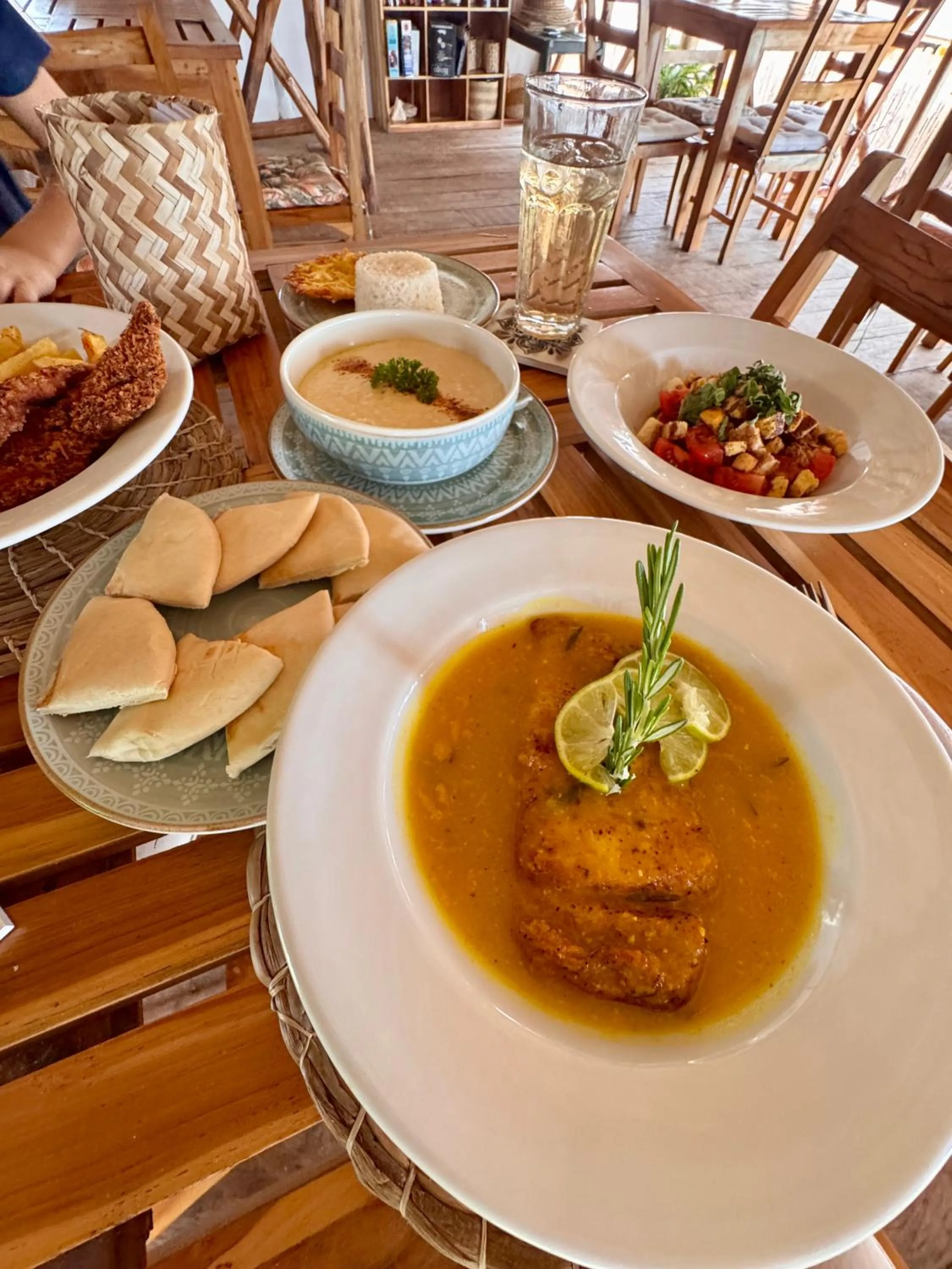 Food and drinks in Thani Ecobeach Barú