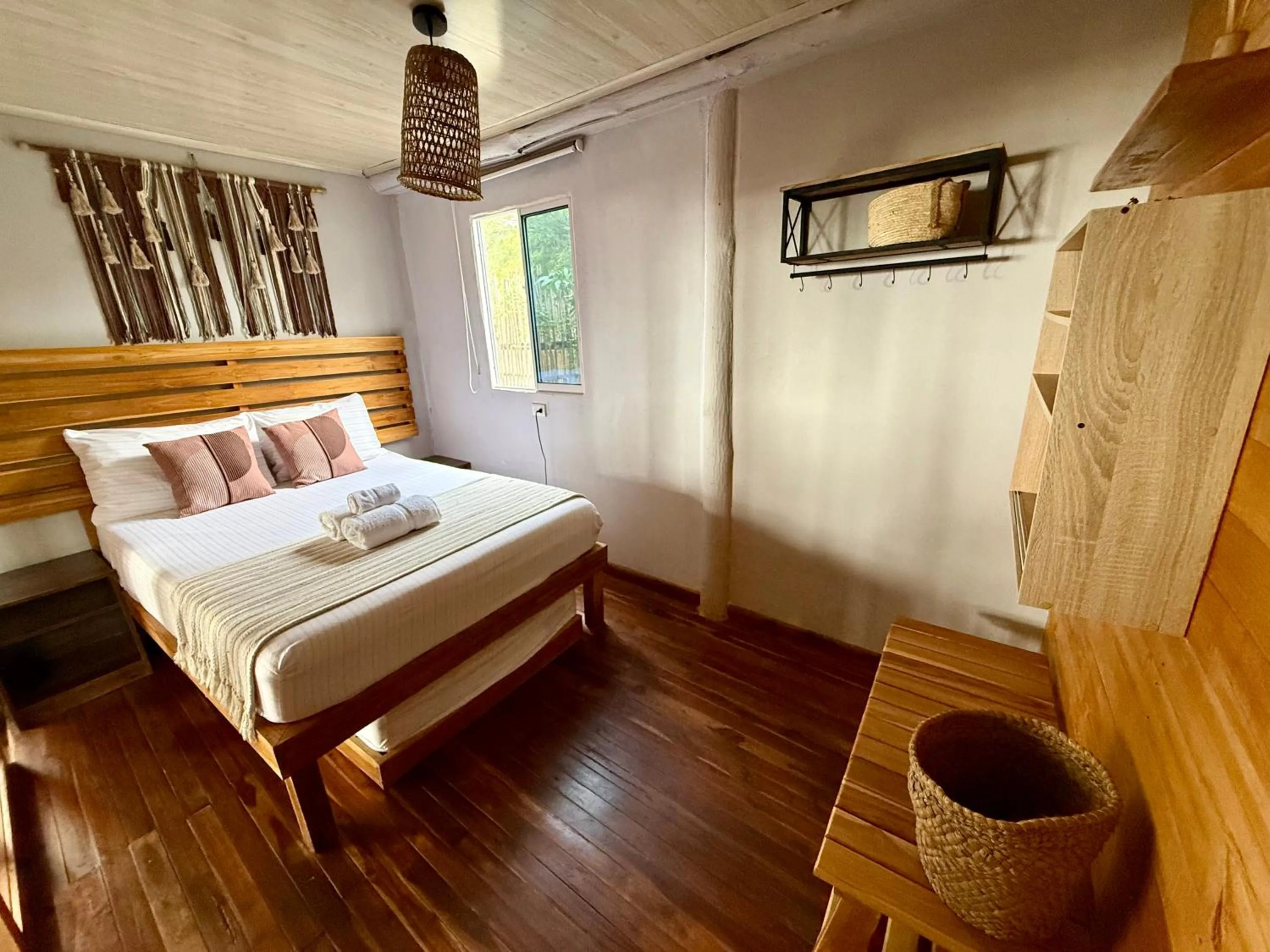 Shower, Bed in Thani Ecobeach Barú