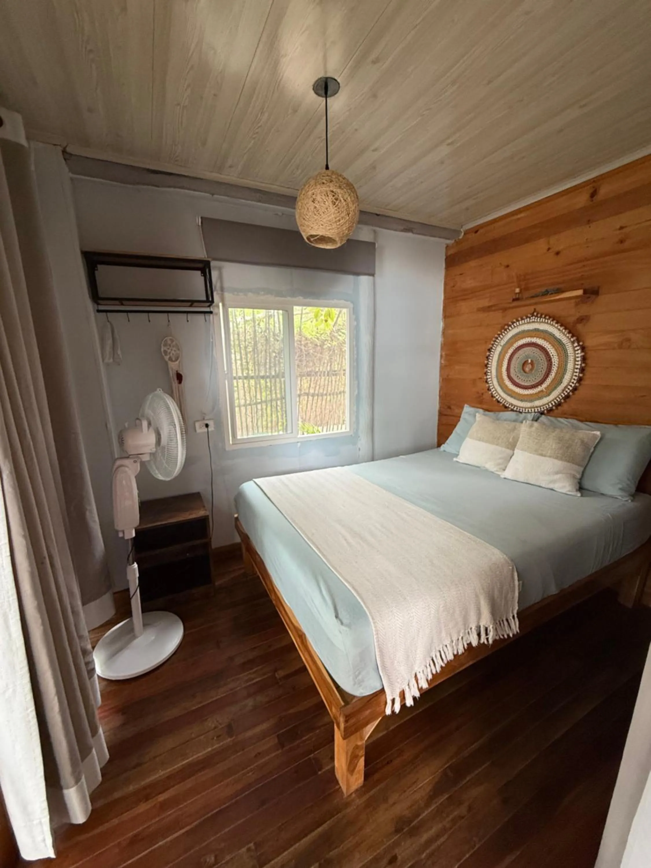 Shower, Bed in Thani Ecobeach Barú