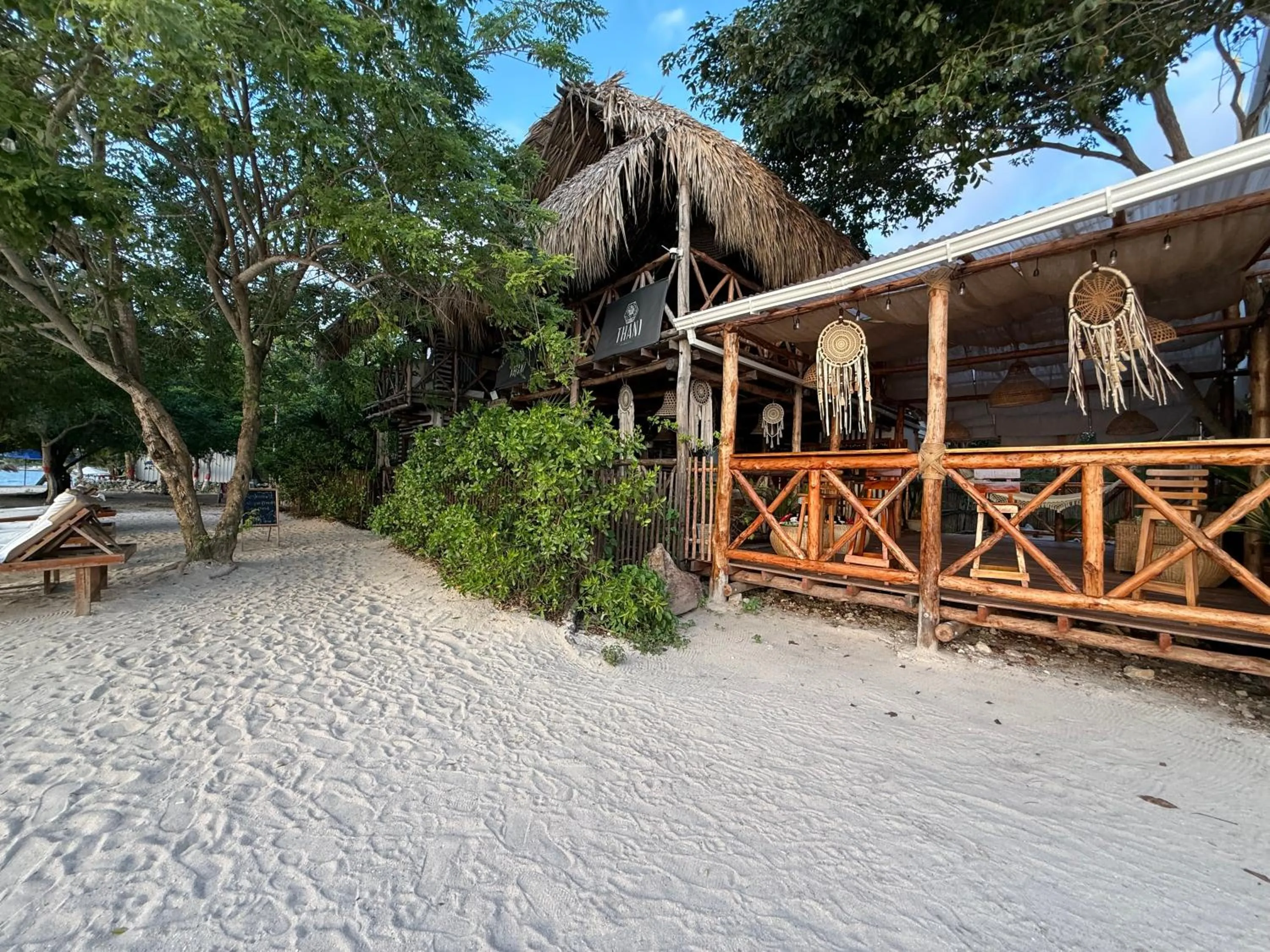 Property building in Thani Ecobeach Barú