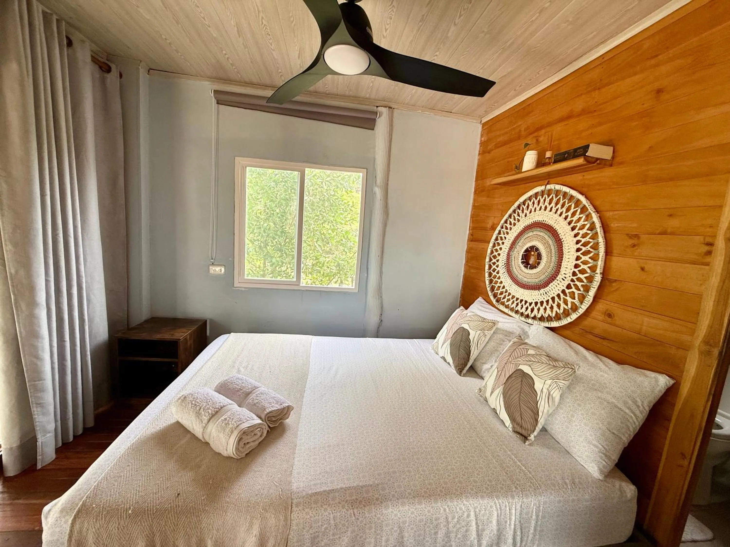 Shower, Bed in Thani Ecobeach Barú