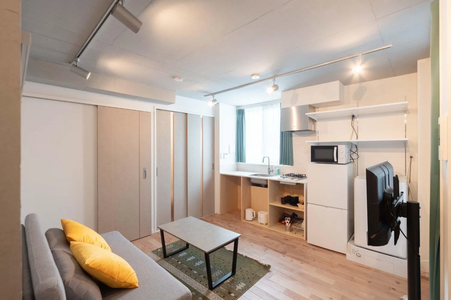 TV and multimedia in Apiche Oji