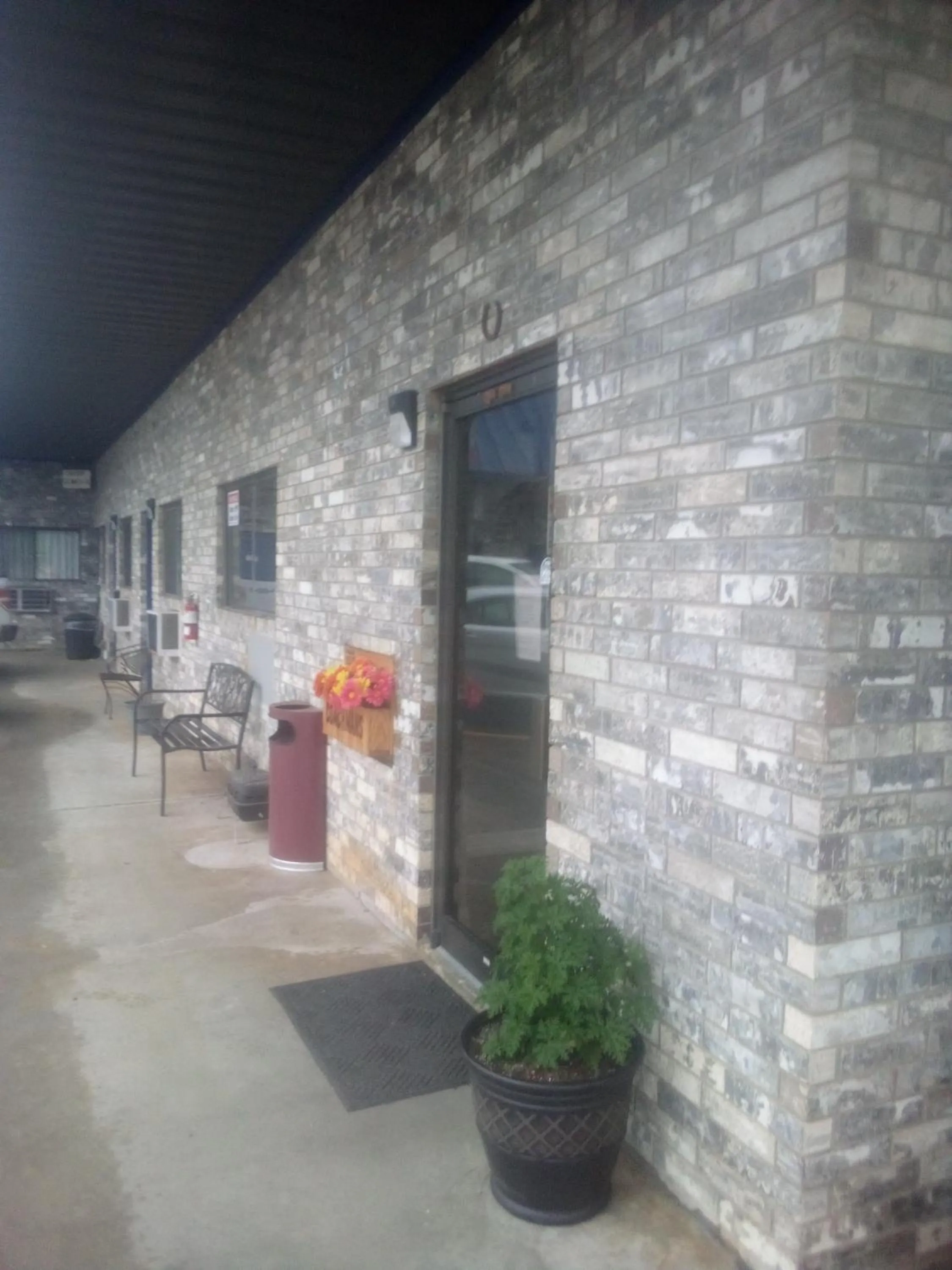 Property building in Coachman's Inn & Suites