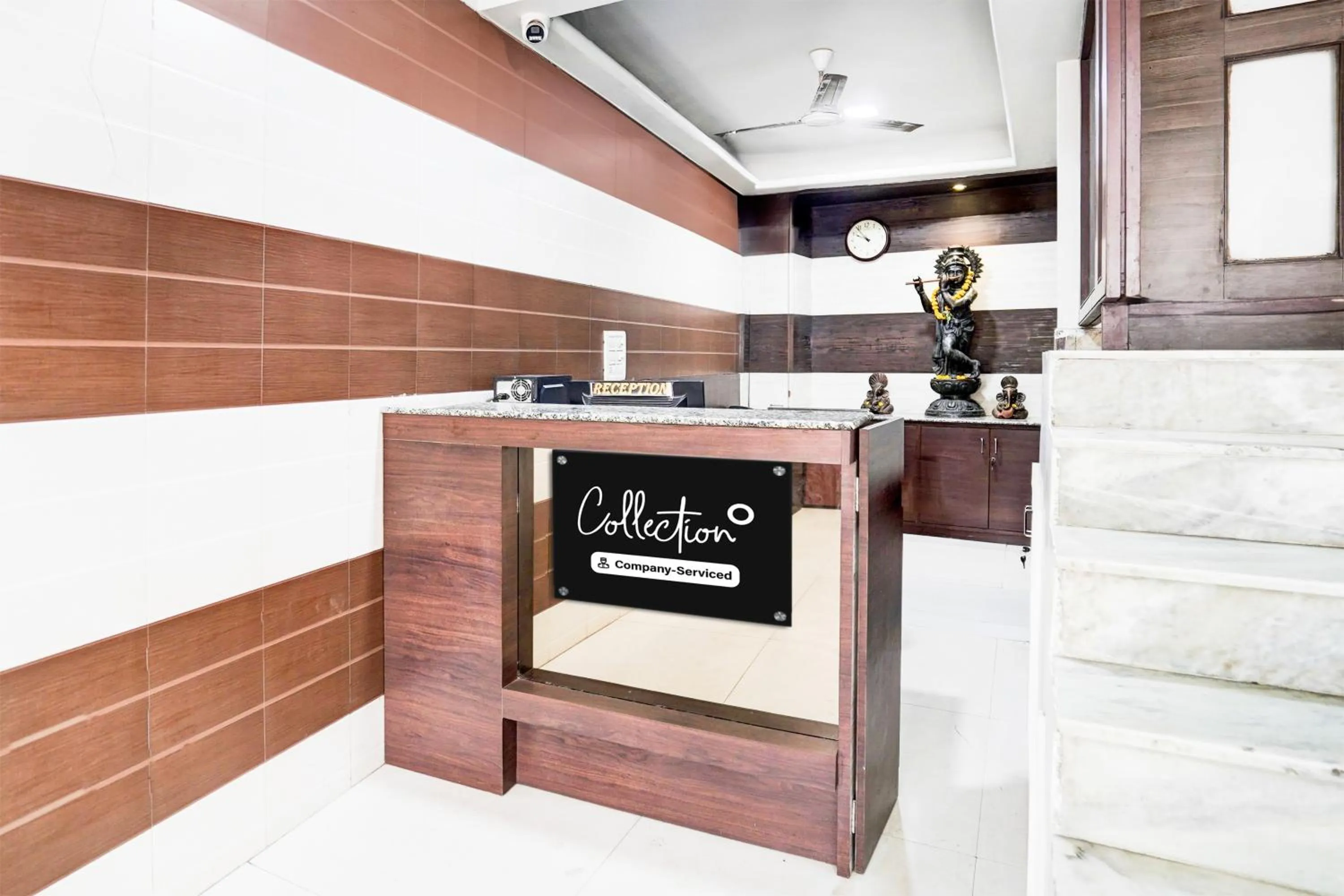 Lobby or reception in Super Collection O Maninagar Formerly Park Land