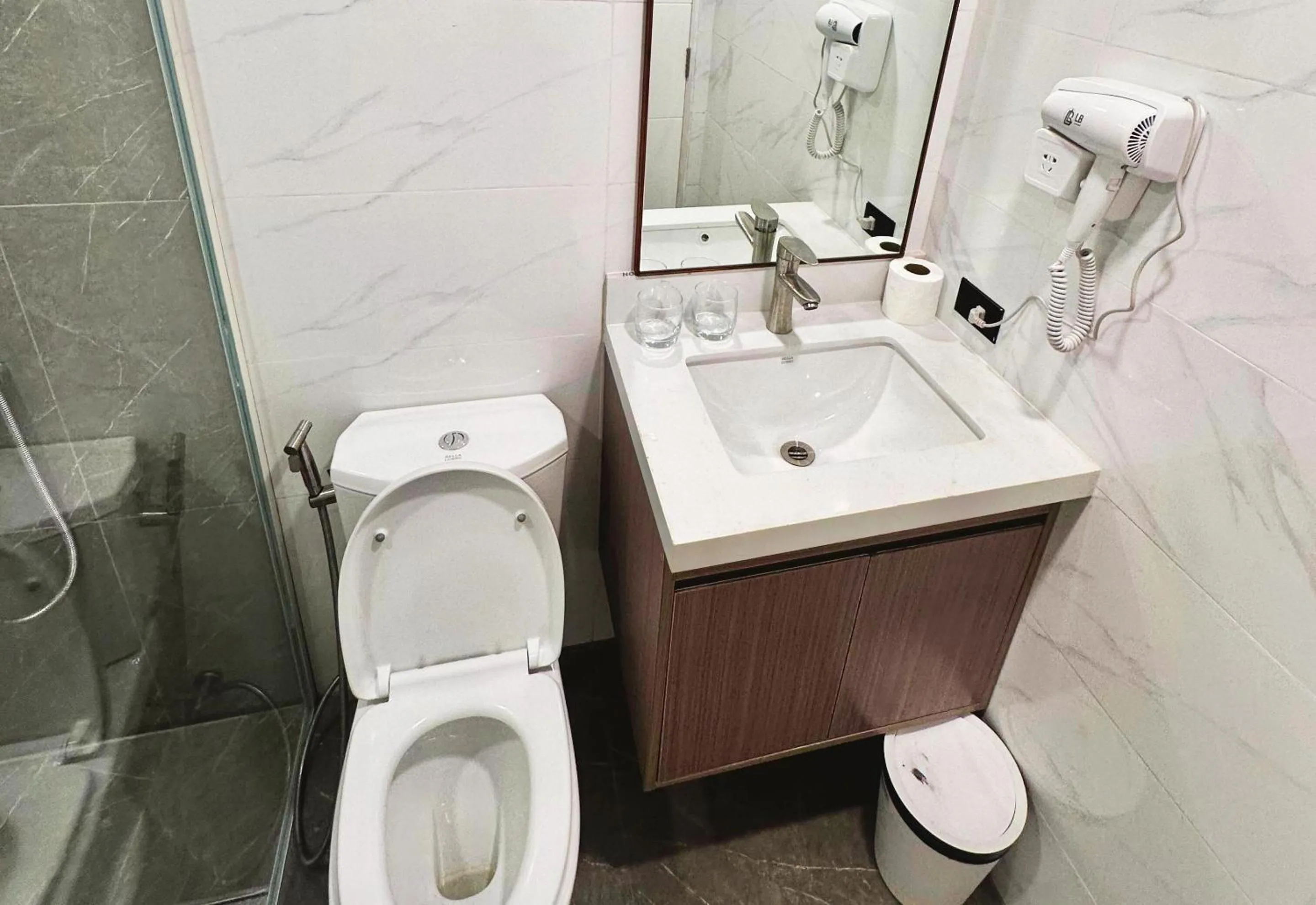 Shower in Hayat Sky Towers