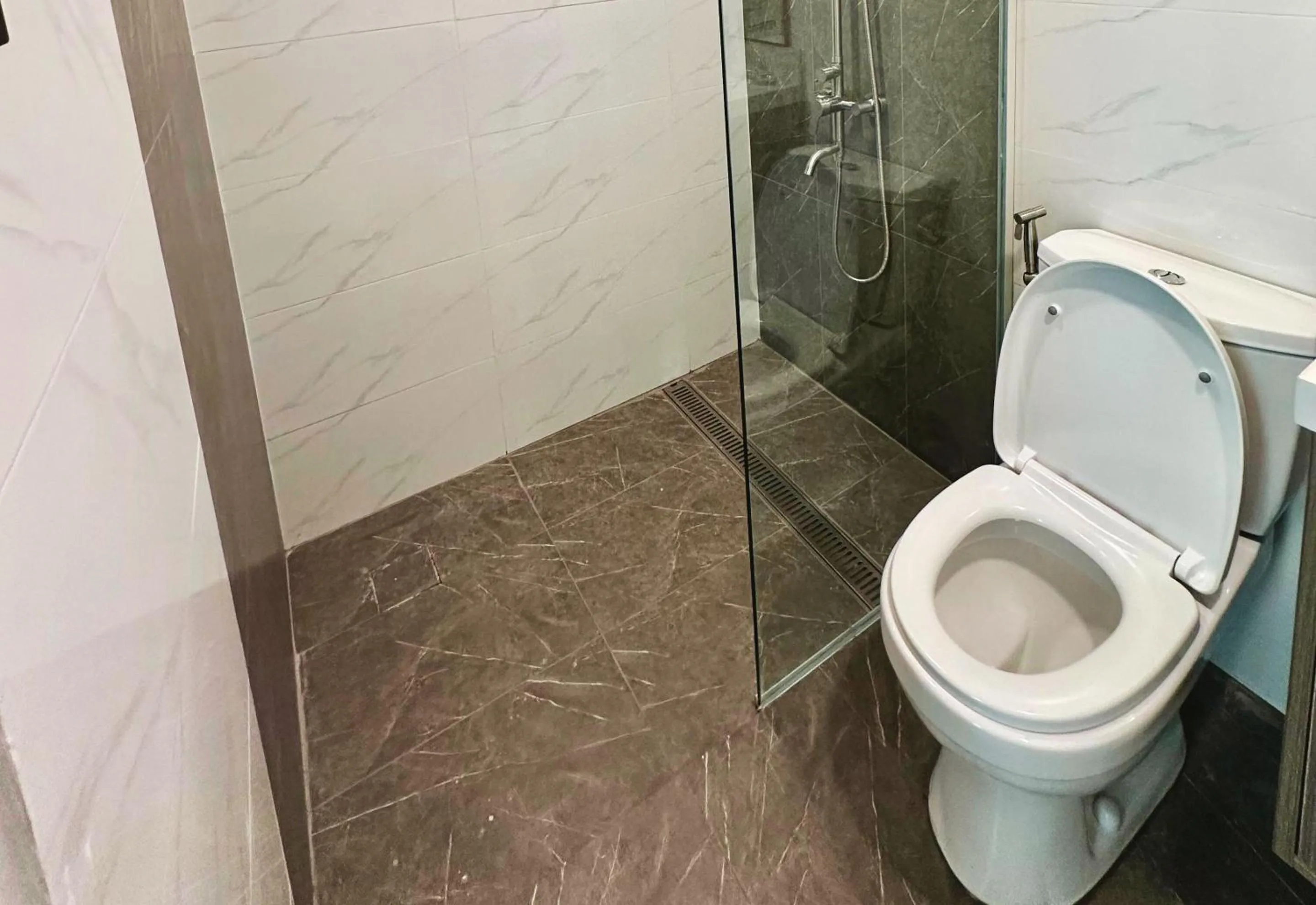 Shower in Hayat Sky Towers