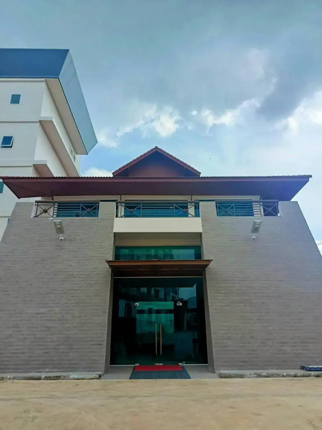 Property building in Mayflower Grande Suite Hotel Property building in Mayflower Grande Suite Hotel