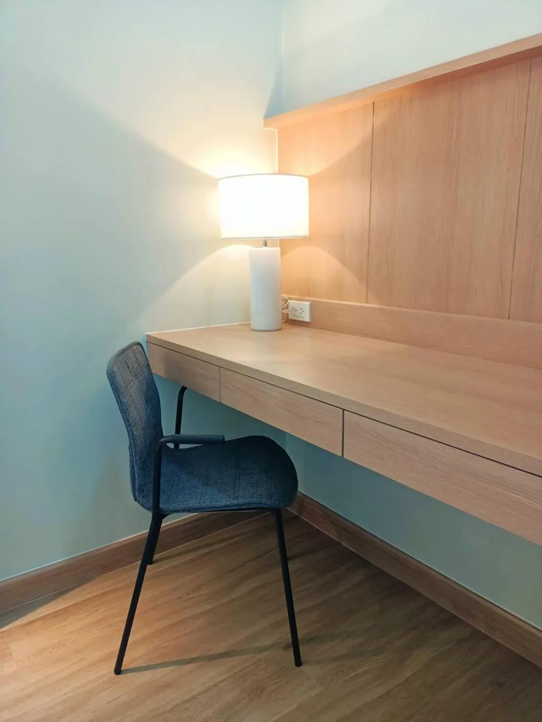 Seating area in Mayflower Grande Suite Hotel