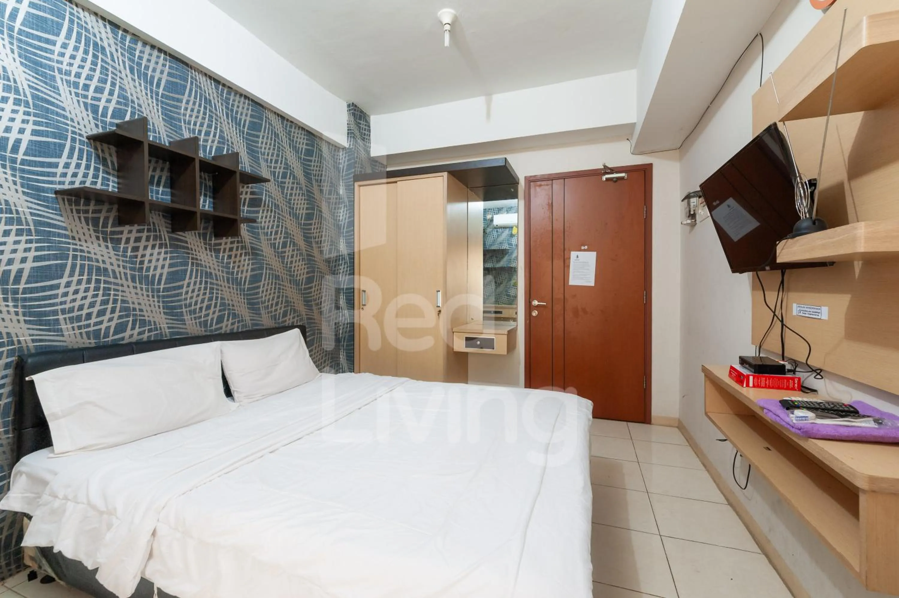Bedroom, Bed in RedLiving Apartemen Green Lake View Ciputat - Aurora Rooms