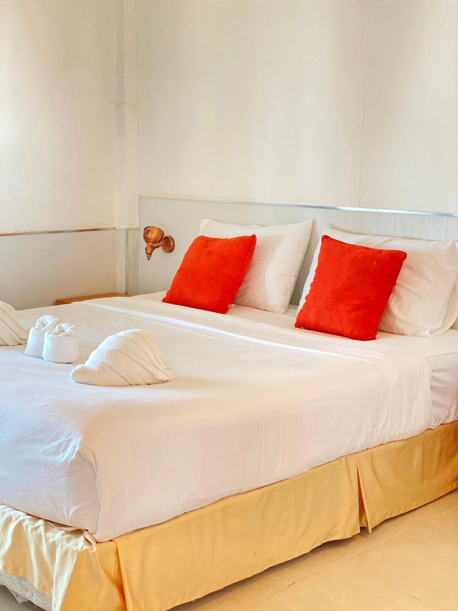 Bedroom, Bed in Laemsing Natural Beach Resort